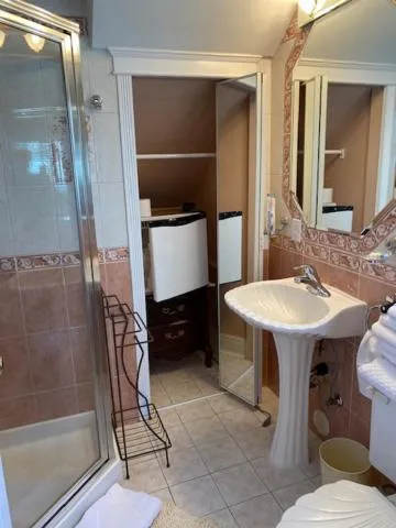 Ocean Breeze Executive Bed and Breakfast