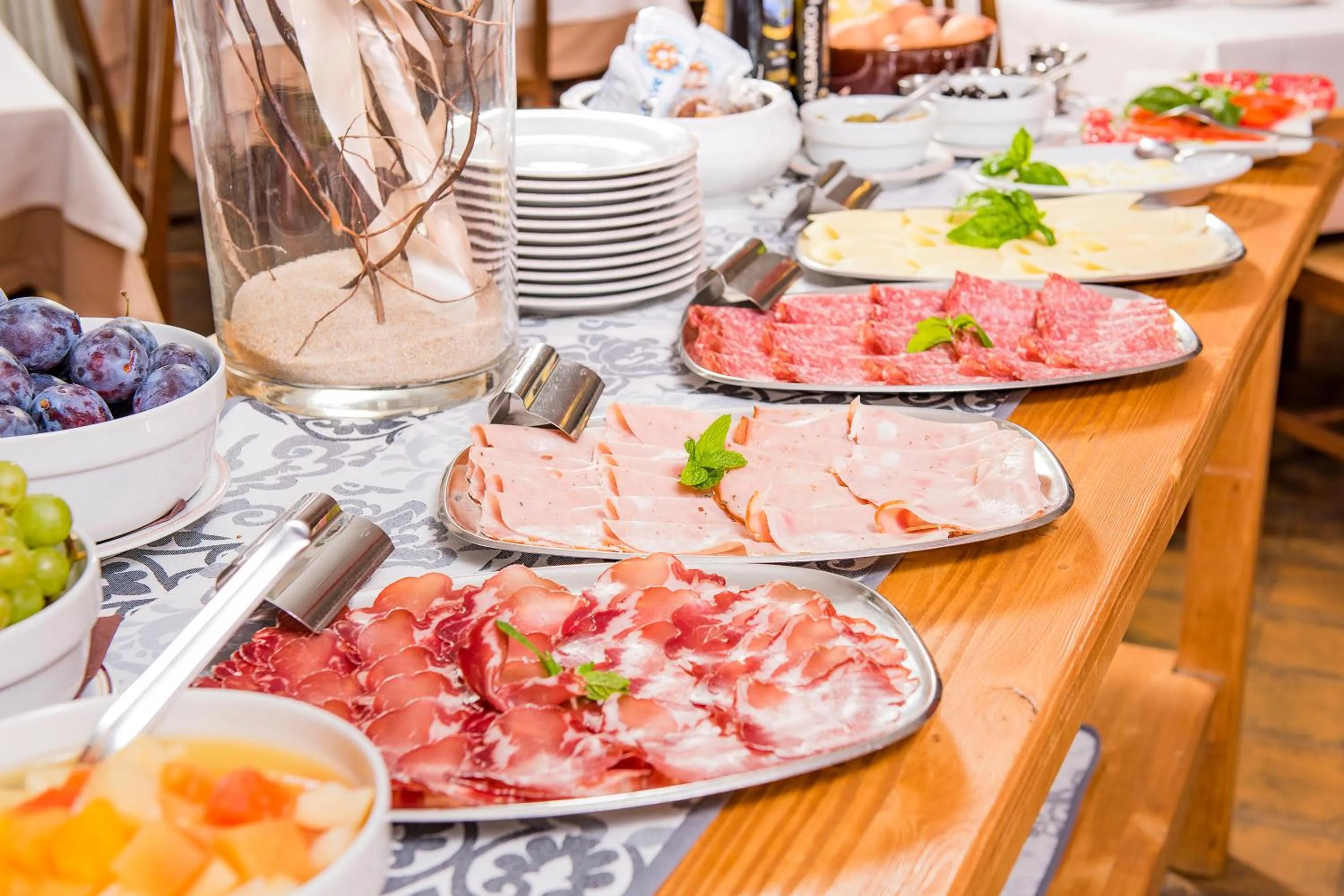 Buffet breakfast in Hotel Taormina