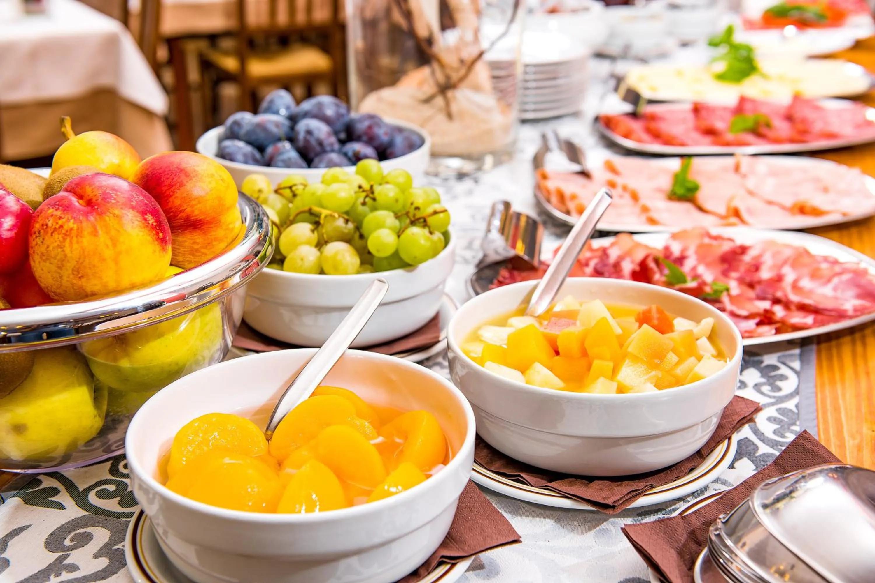 Buffet breakfast in Hotel Taormina