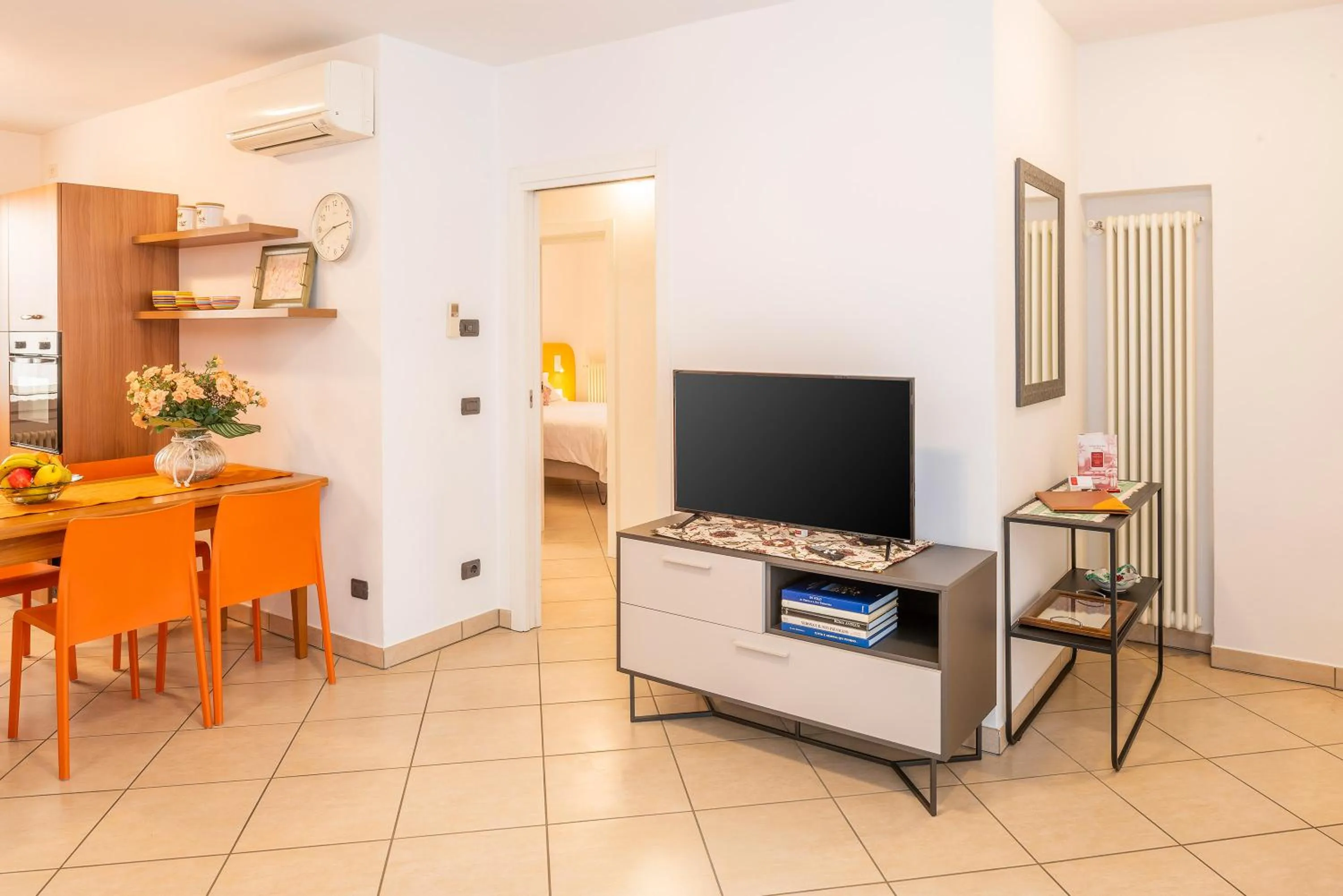 Communal lounge/ TV room in Hotel Taormina