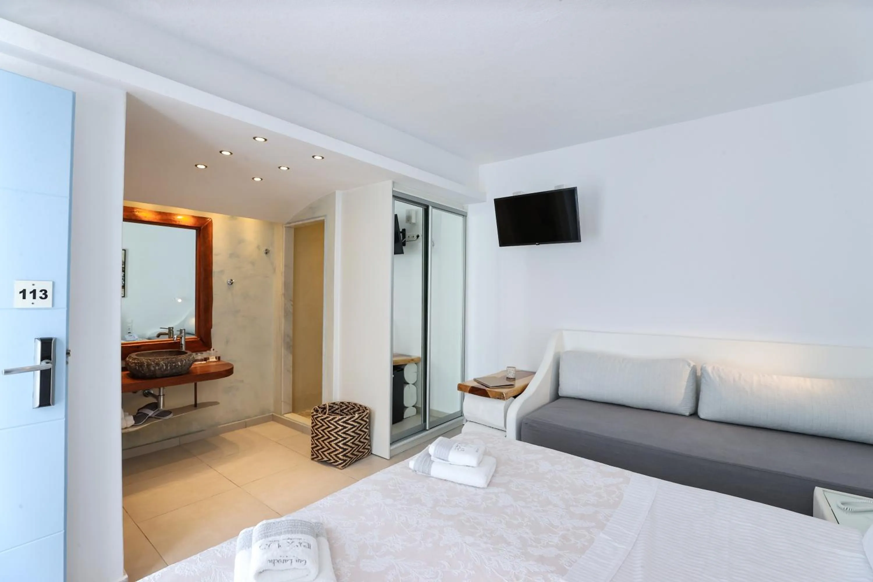 Bed in Ibiscus Boutique