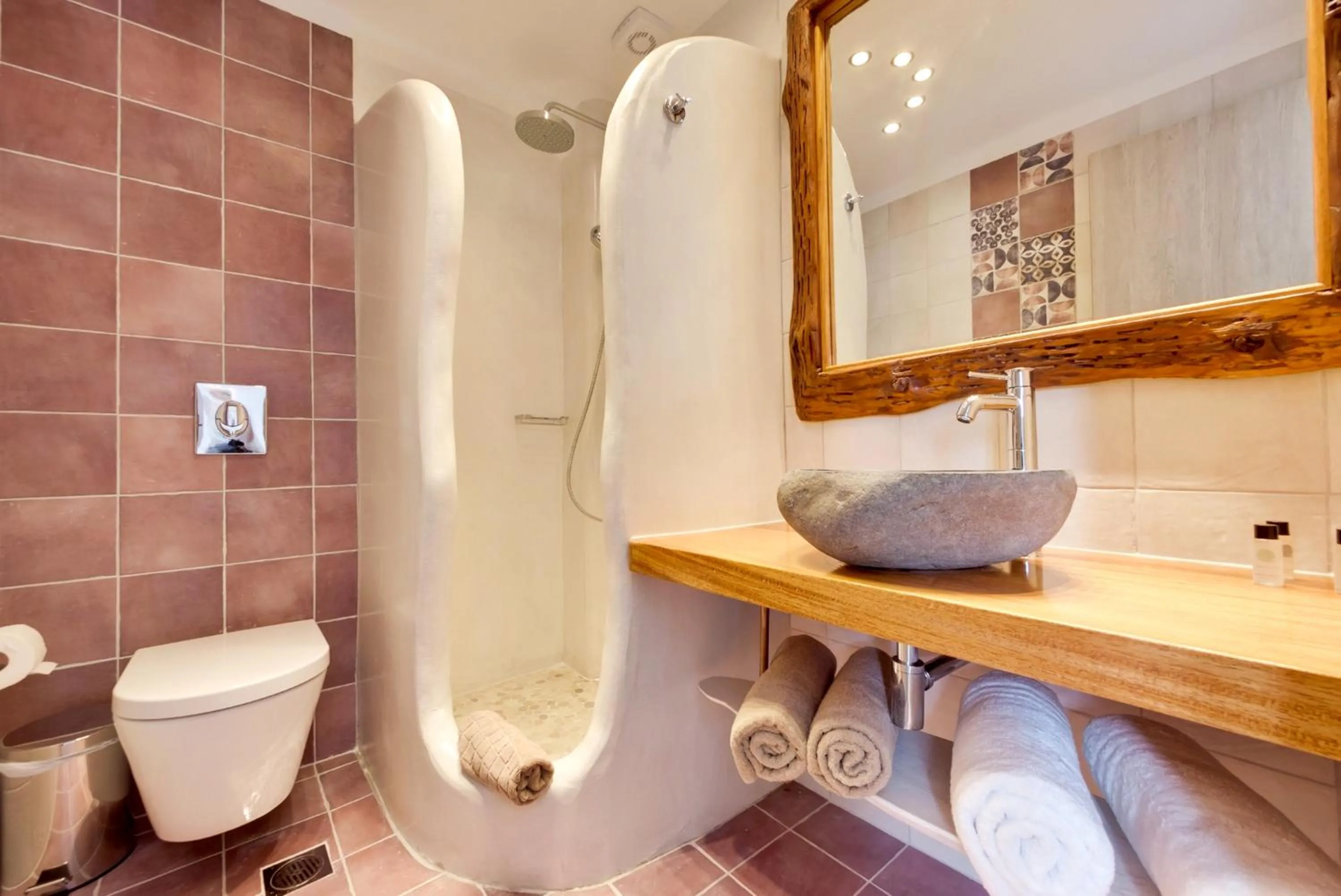 Bathroom in Ibiscus Boutique