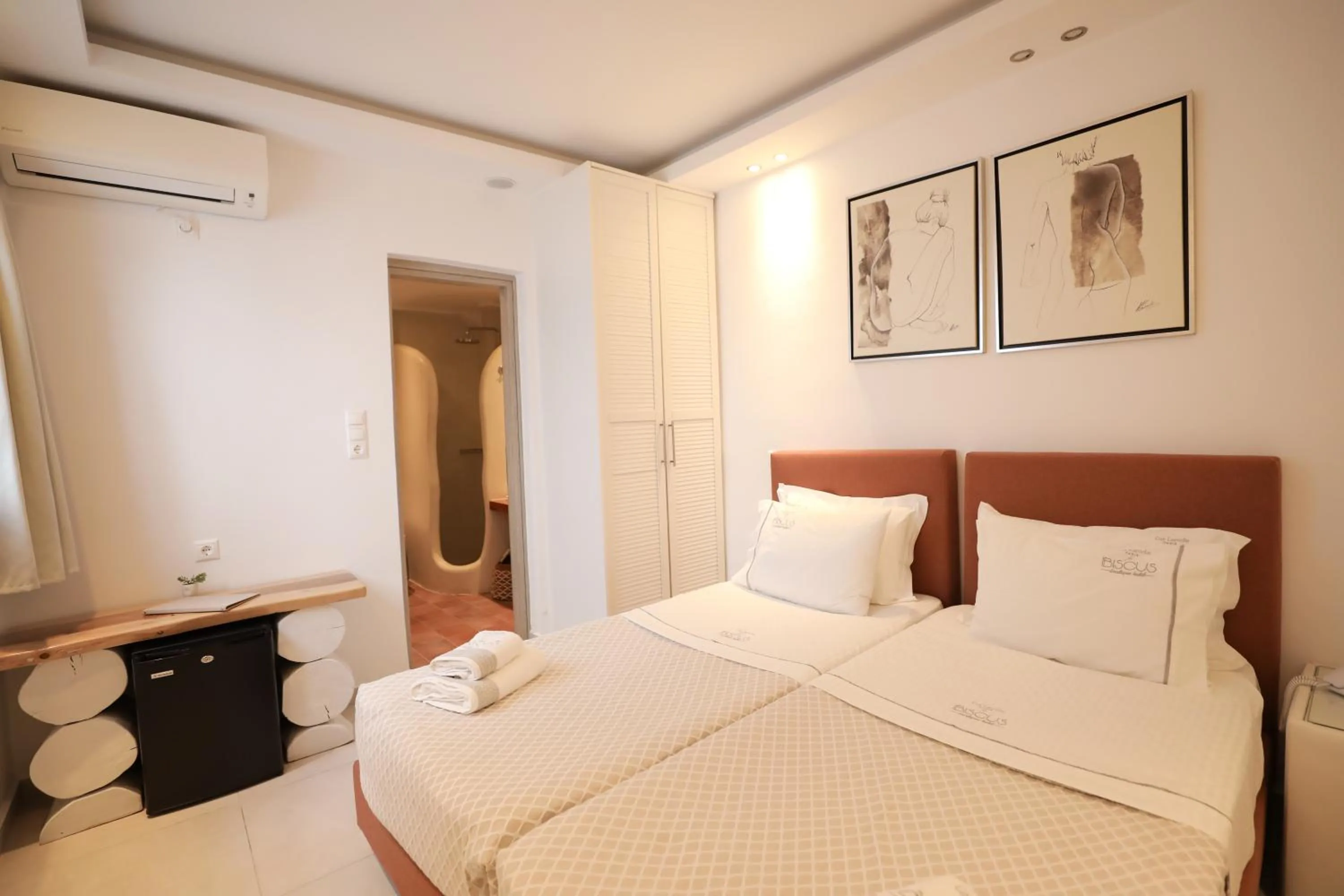 Bedroom, Bed in Ibiscus Boutique