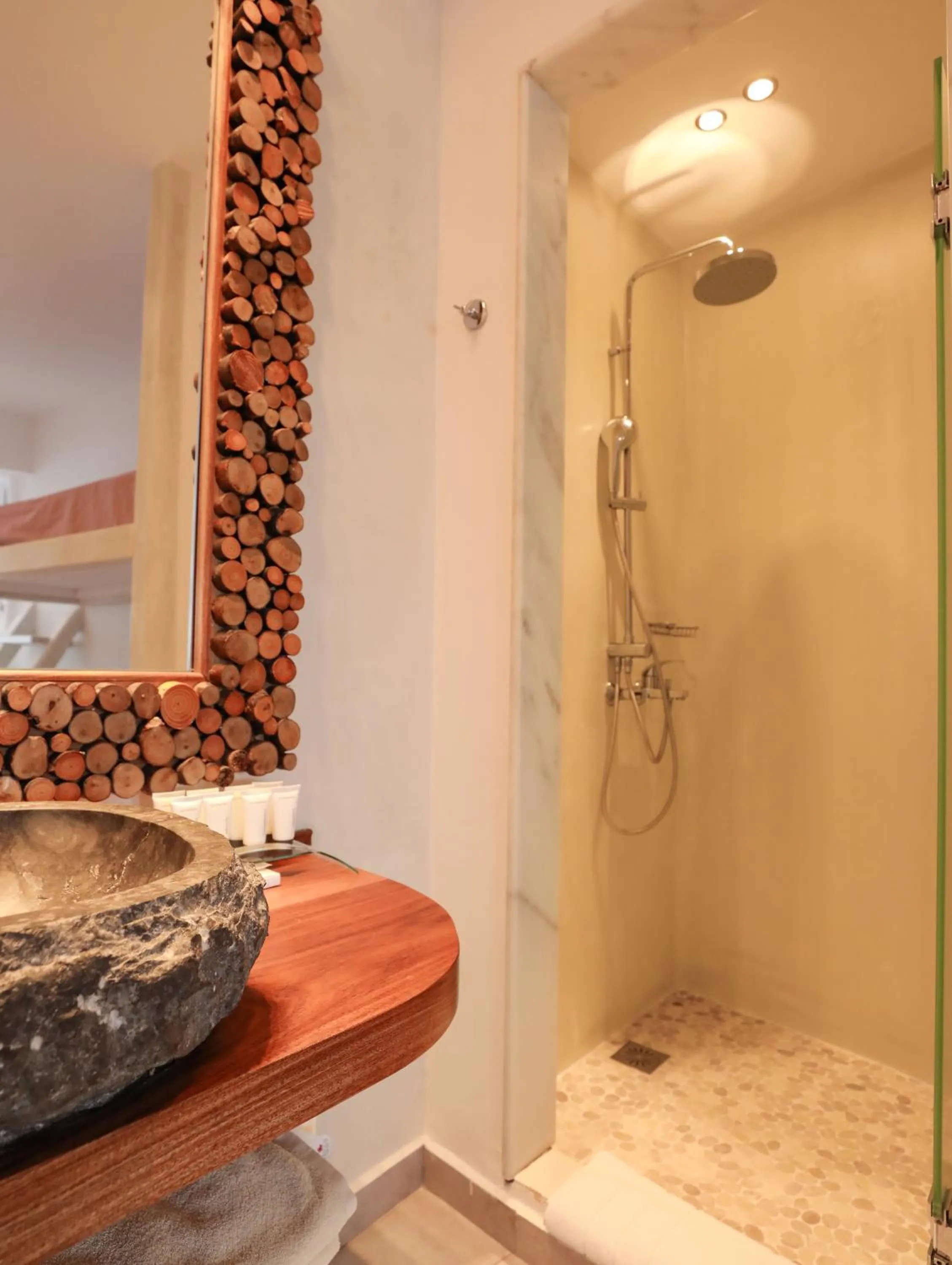 Bathroom in Ibiscus Boutique