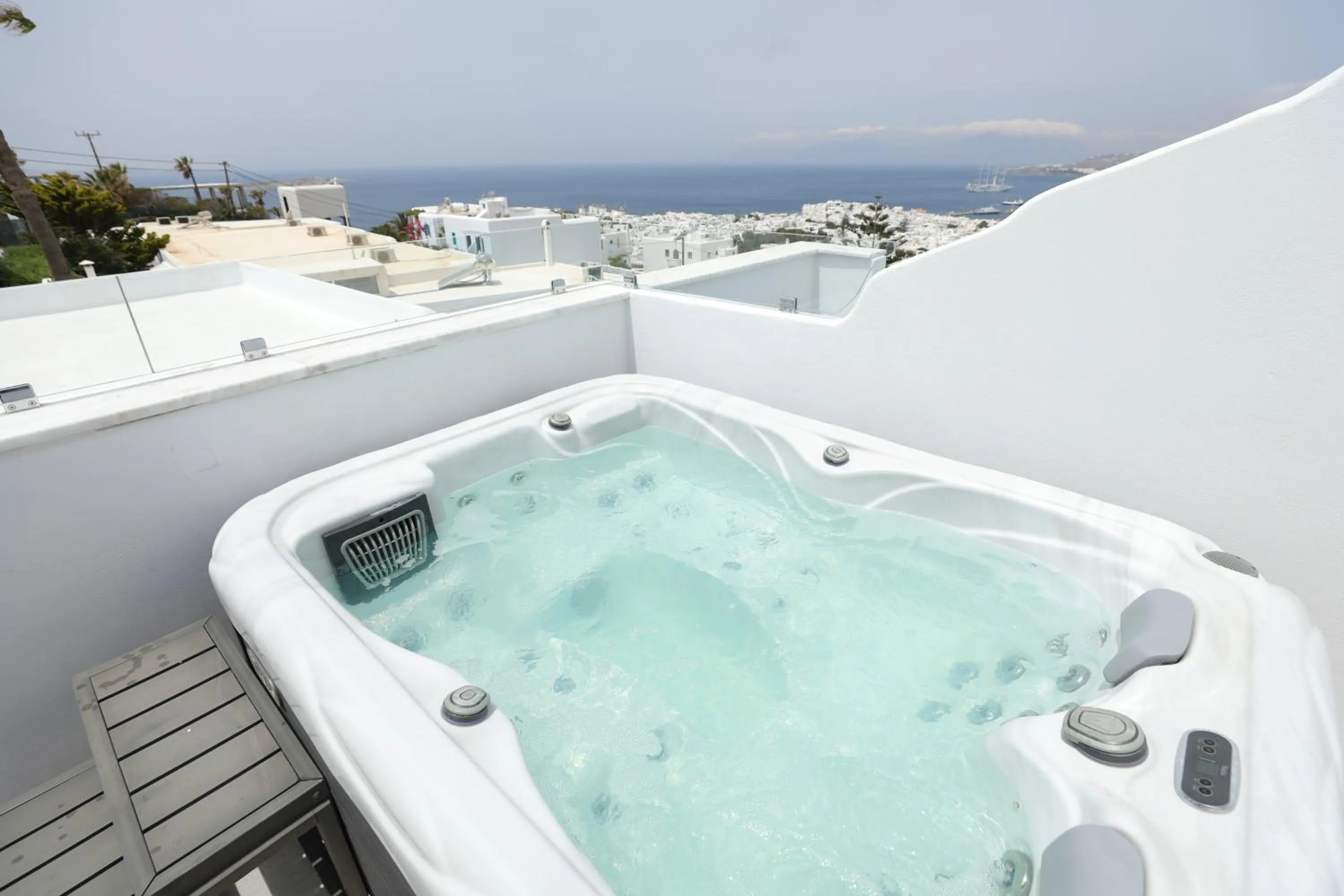 Hot Tub in Ibiscus Boutique