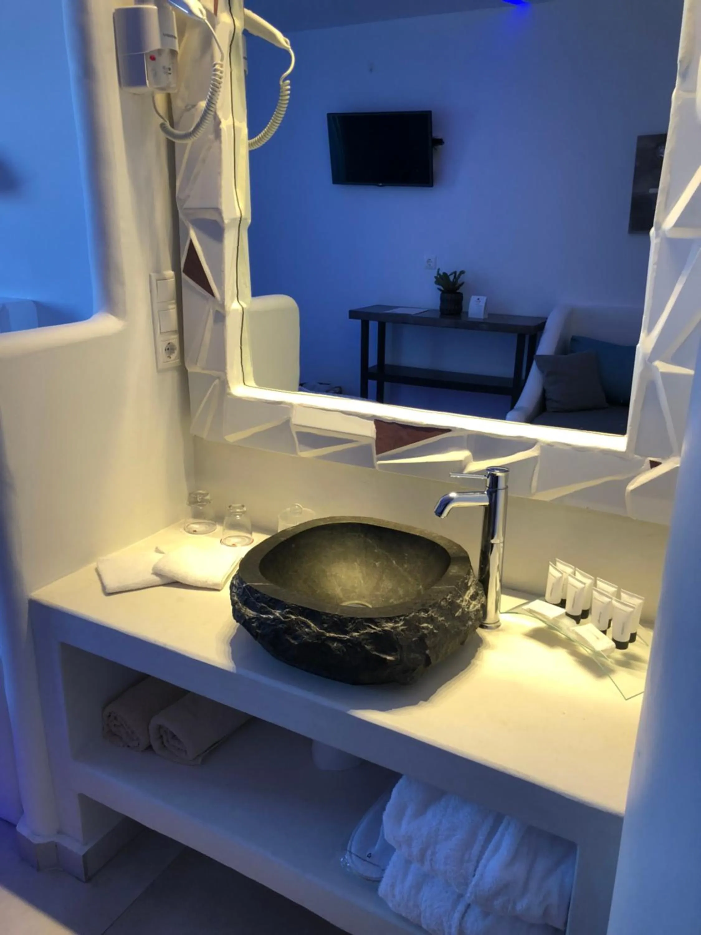 Bathroom in Ibiscus Boutique