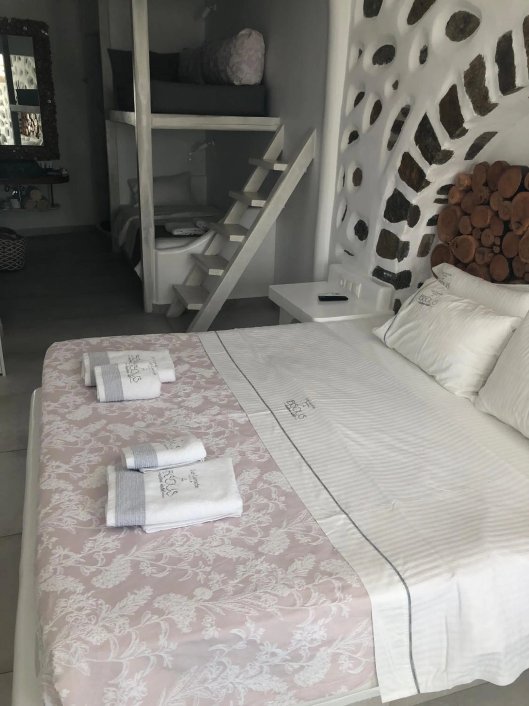 Bedroom, Bed in Ibiscus Boutique