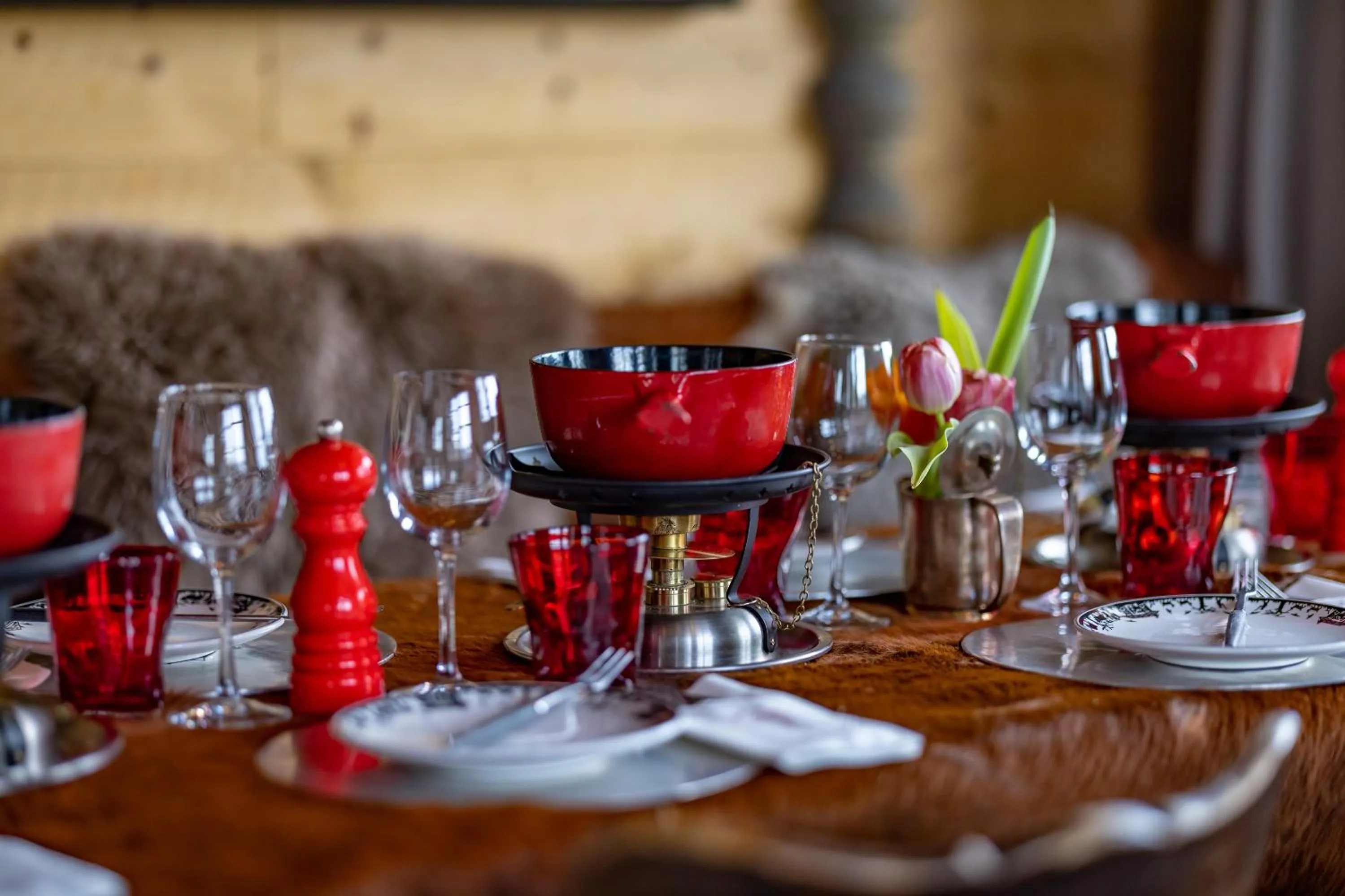 Food and drinks in Le Coucou Hotel Restaurant & Lounge-Bar