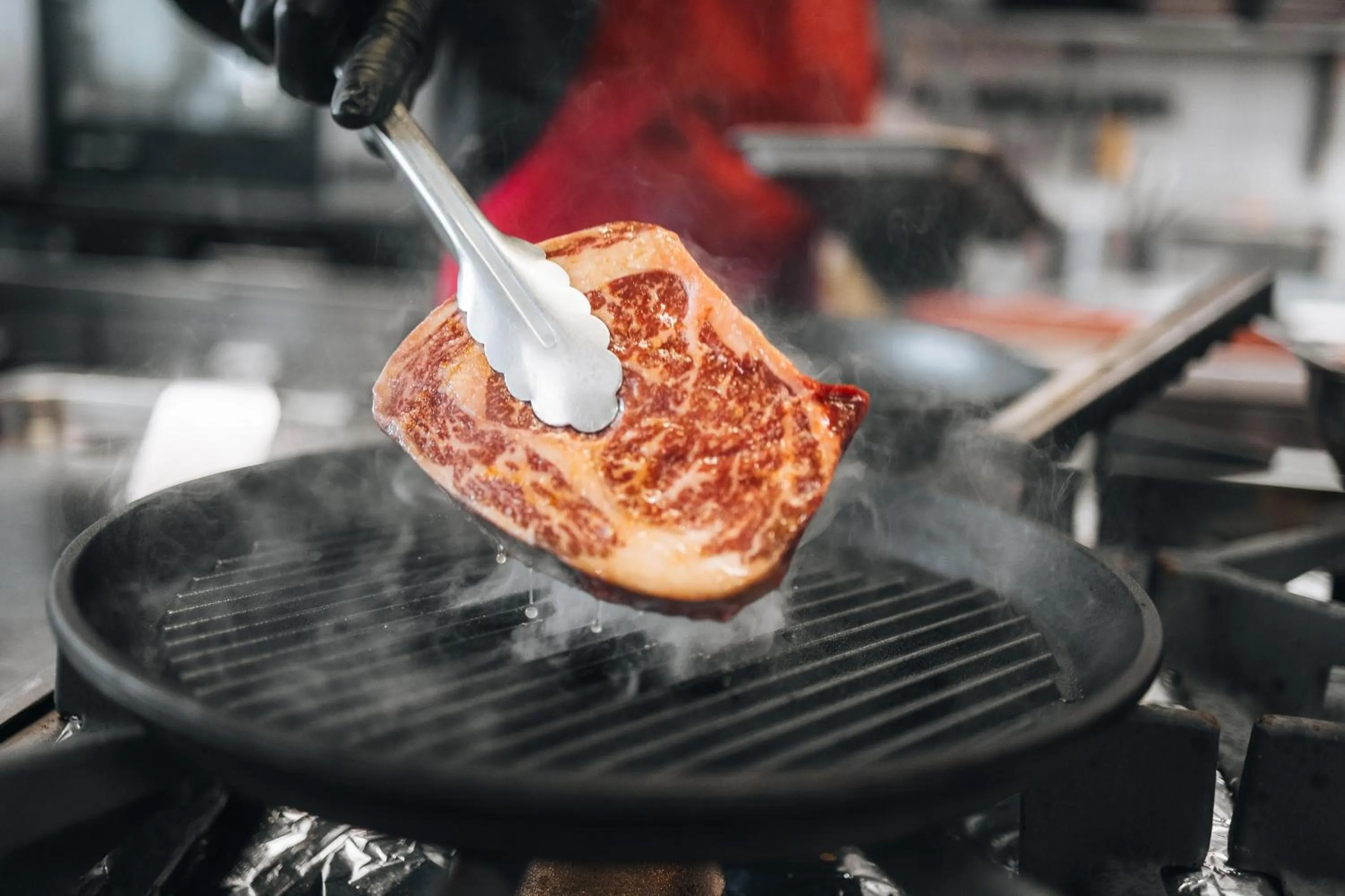 BBQ facilities in Le Coucou Hotel Restaurant & Lounge-Bar