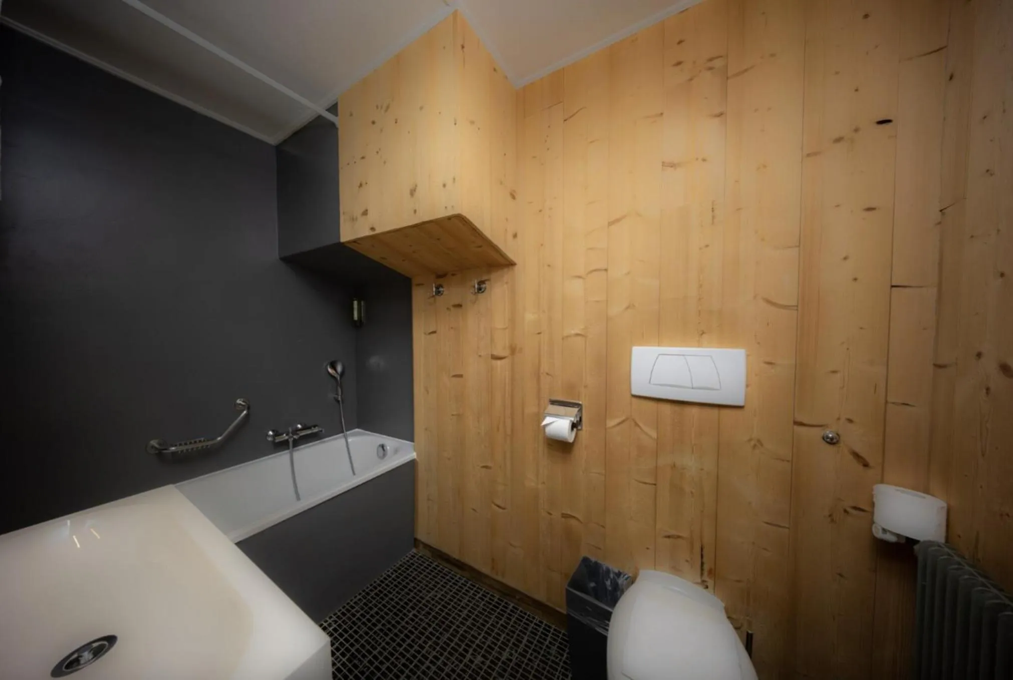 Property building in Le Coucou Hotel Restaurant & Lounge-Bar