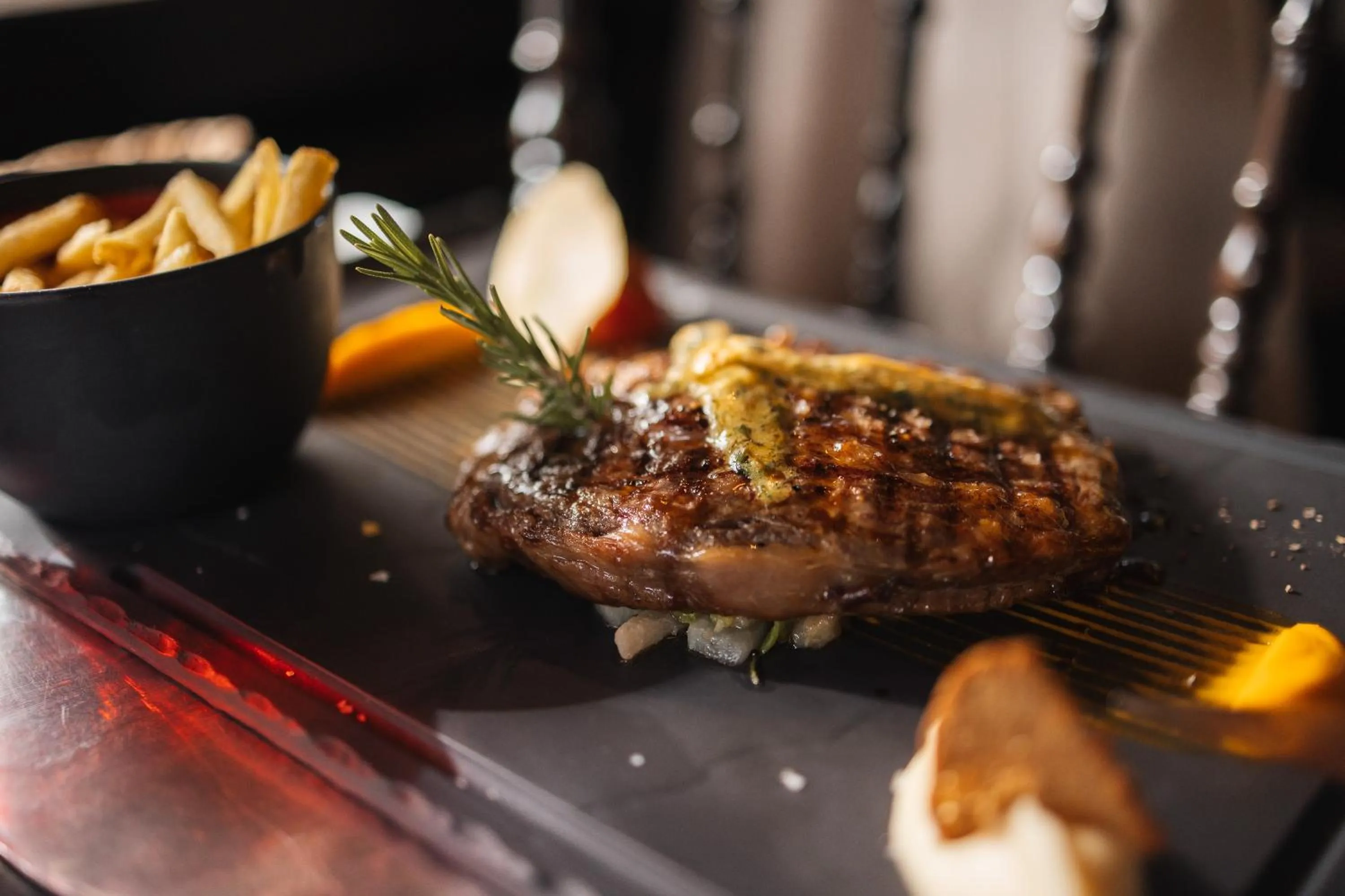 Food and drinks in Le Coucou Hotel Restaurant & Lounge-Bar