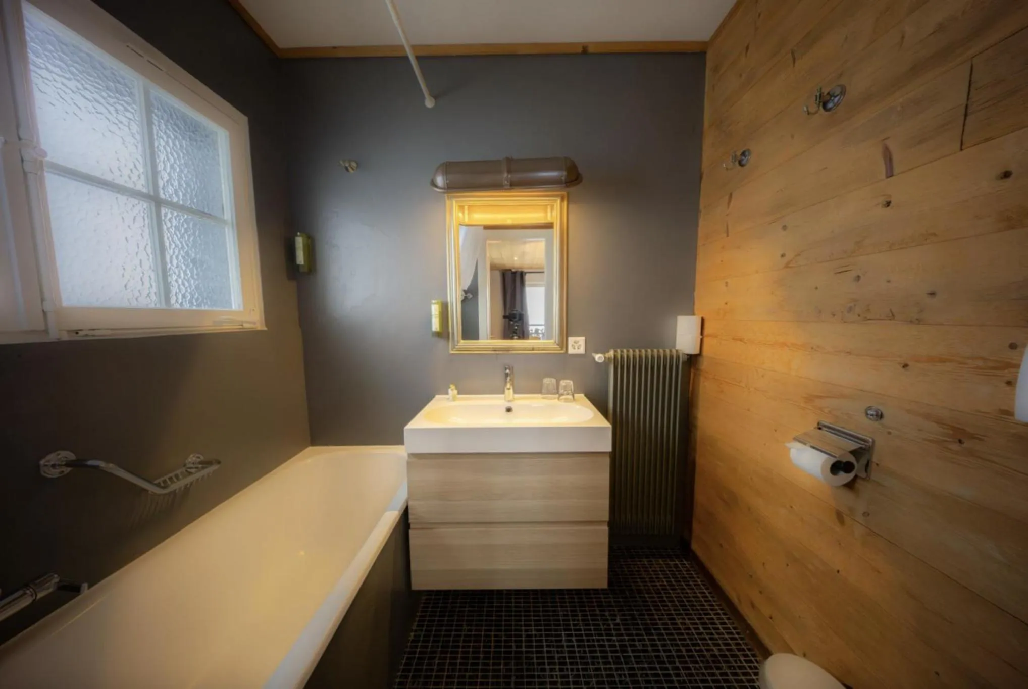 Le Coucou Hotel Restaurant & Lounge-Bar