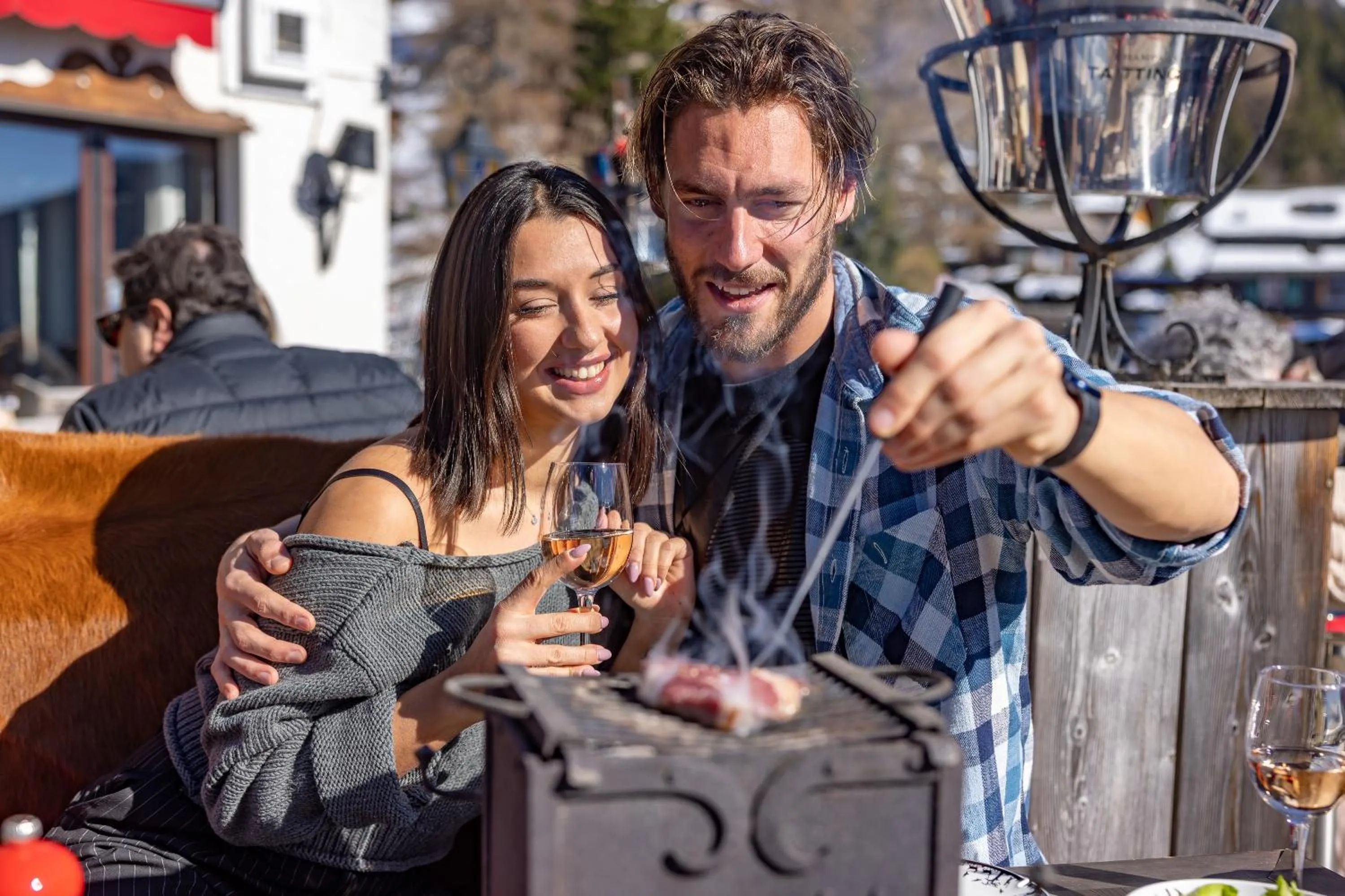 Restaurant/places to eat in Le Coucou Hotel Restaurant & Lounge-Bar