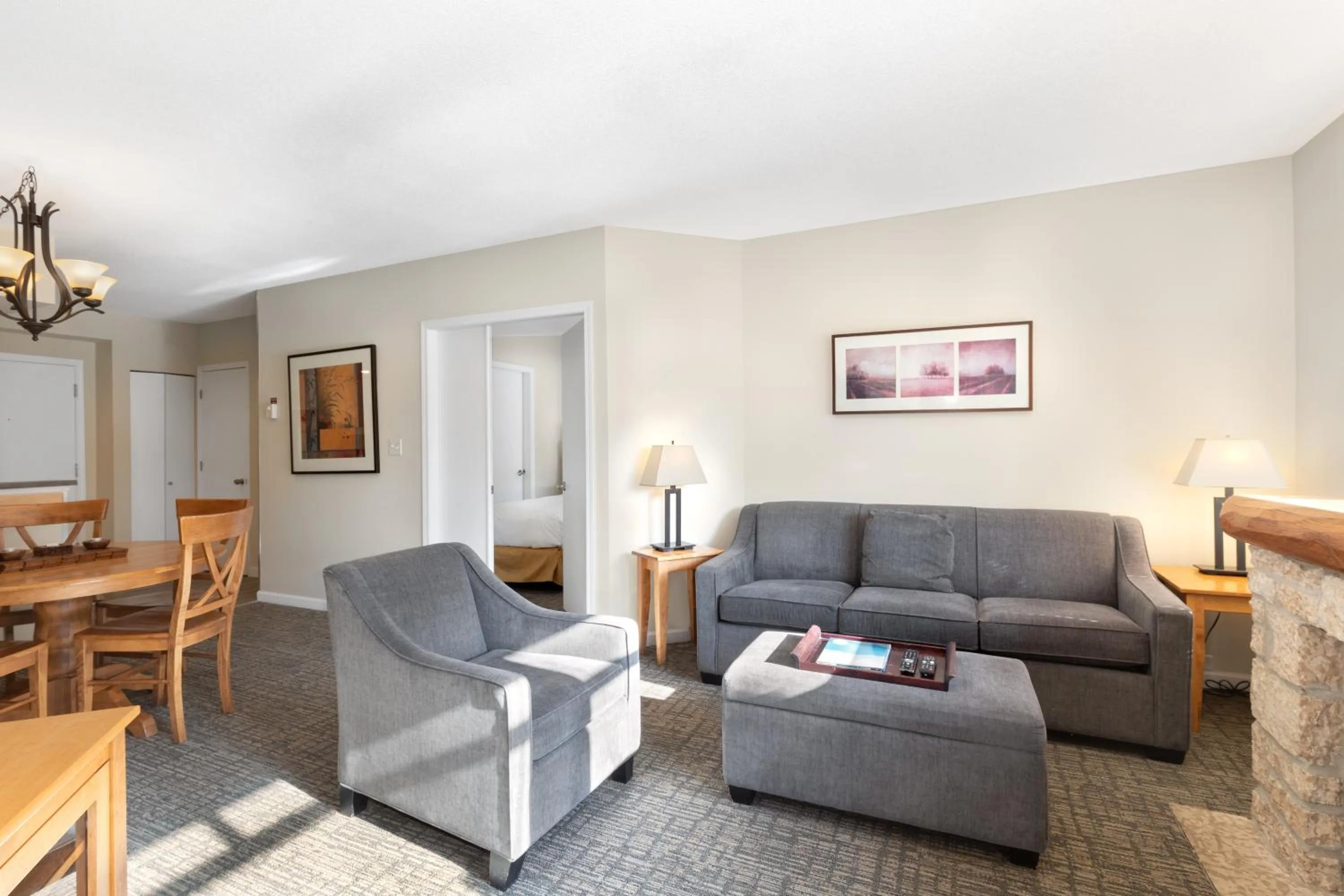 Living room in Tyndall Stone Lodge by Whiski Jack