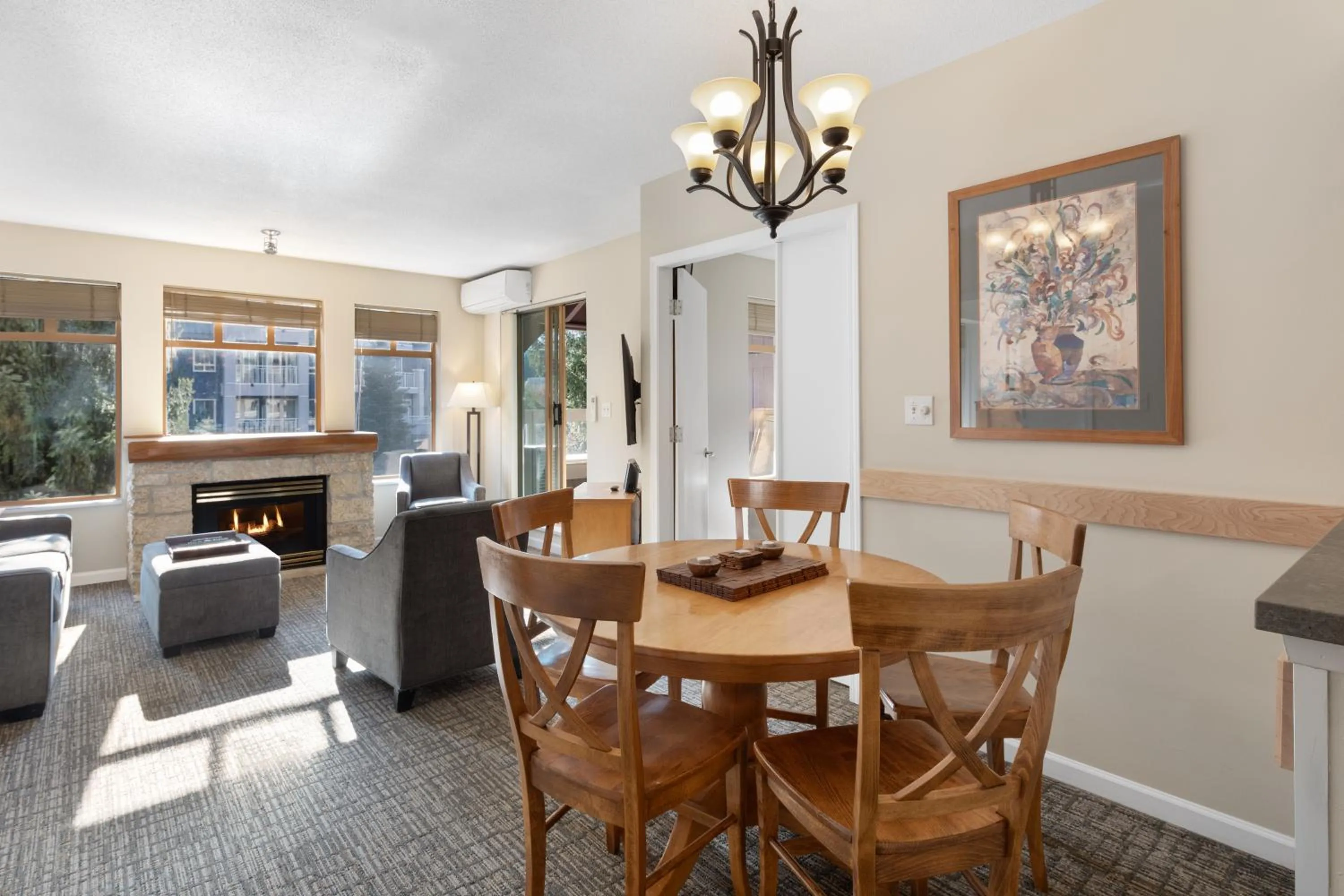 Living room in Tyndall Stone Lodge by Whiski Jack