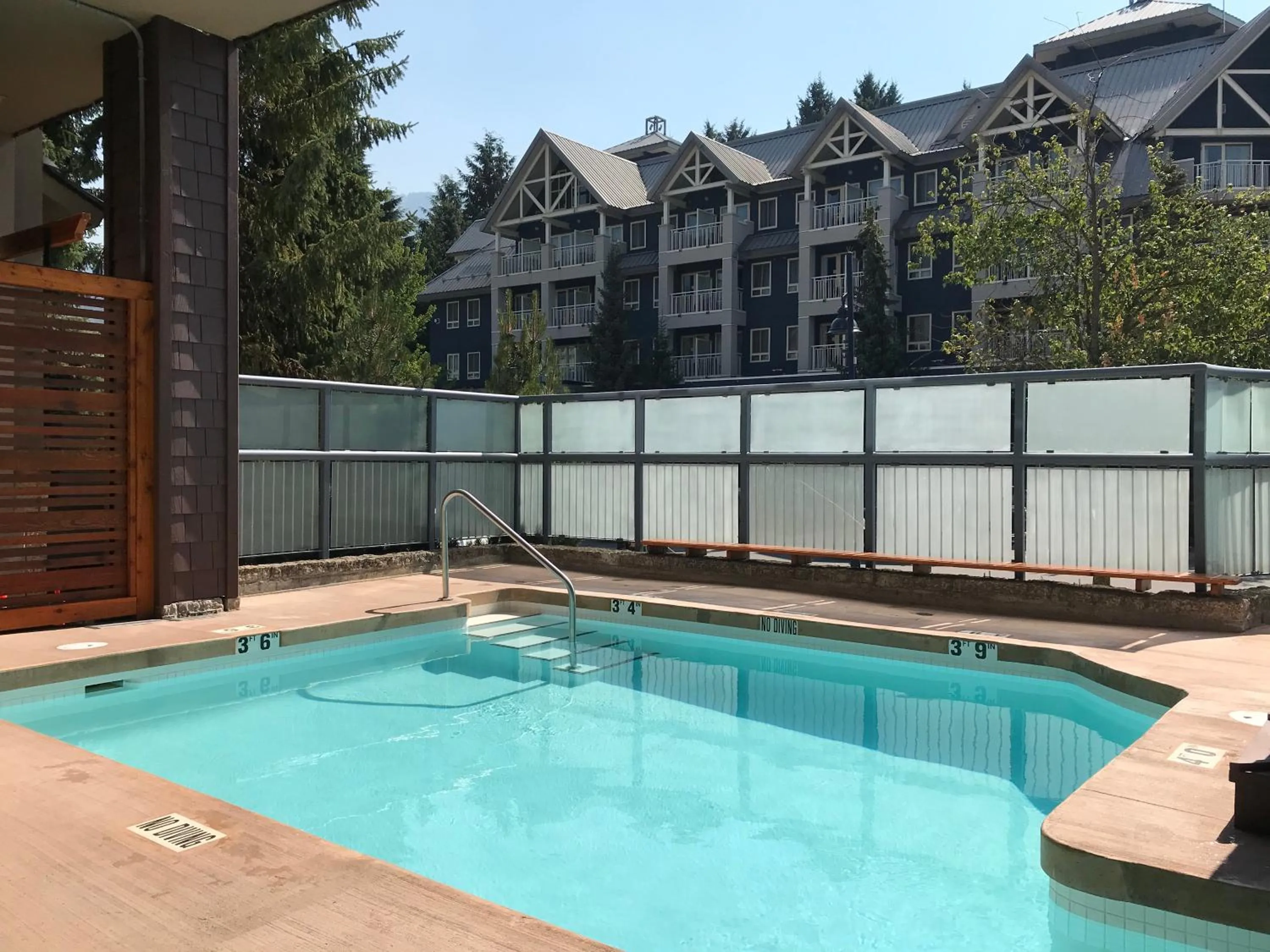 Property building in Tyndall Stone Lodge by Whiski Jack