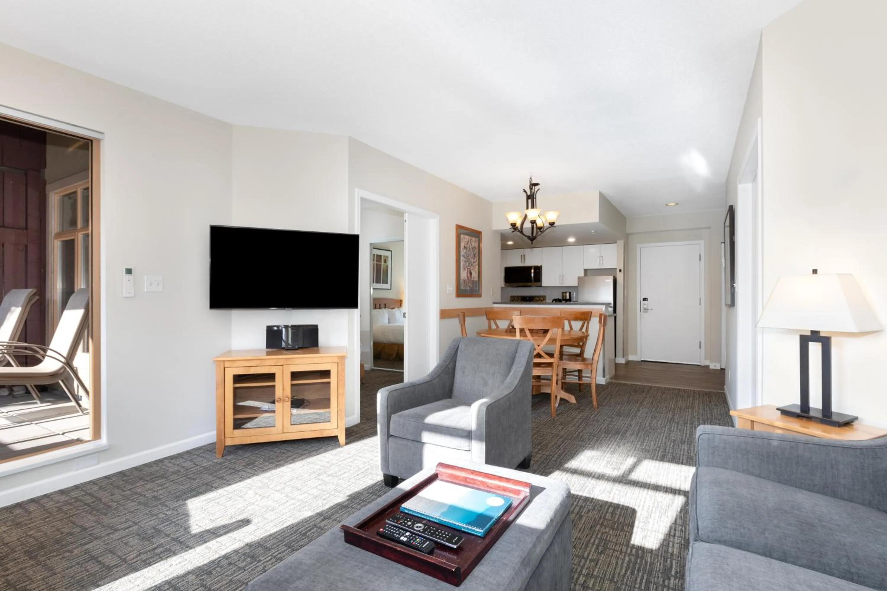 Living room in Tyndall Stone Lodge by Whiski Jack