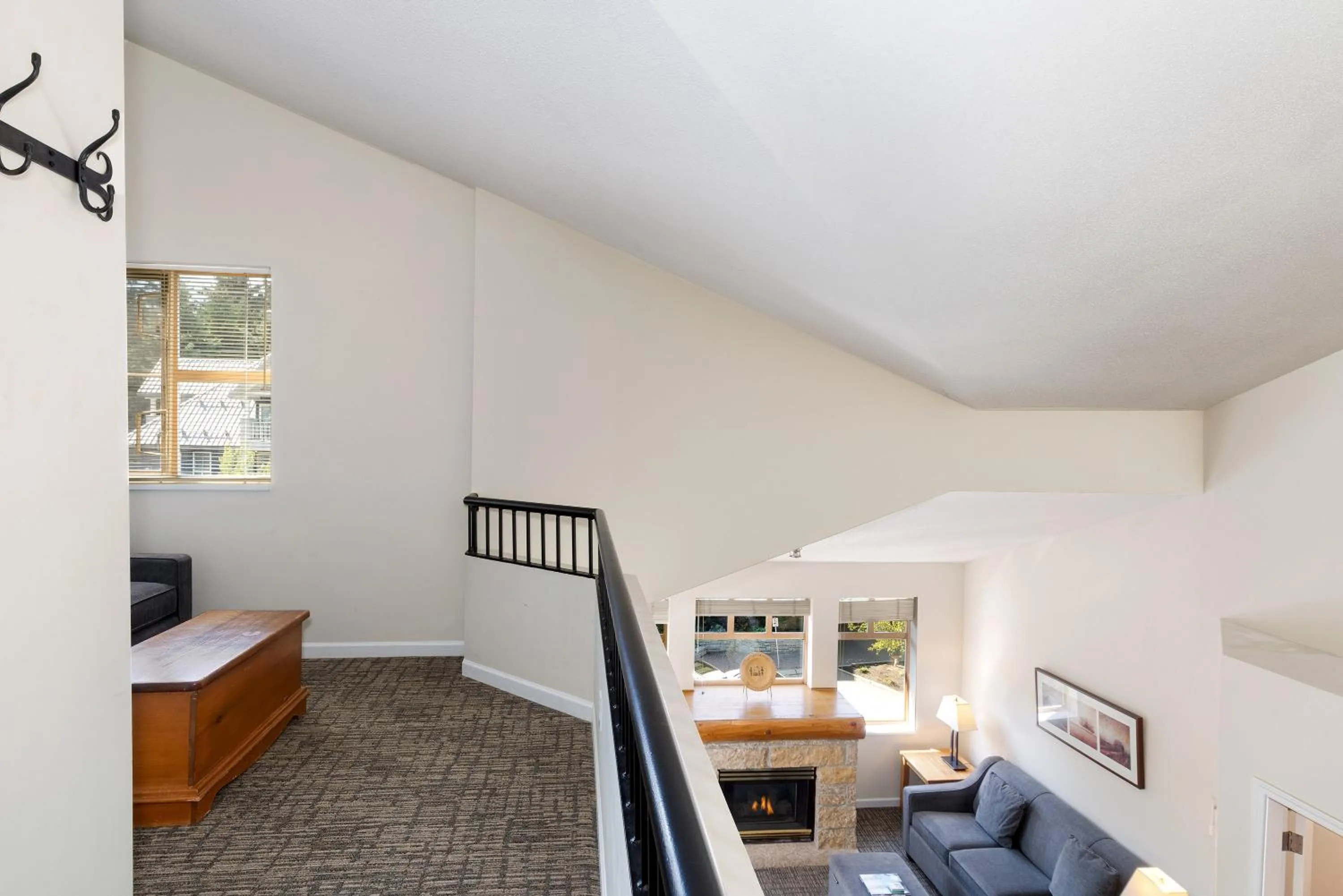 Living room, Bed in Tyndall Stone Lodge by Whiski Jack