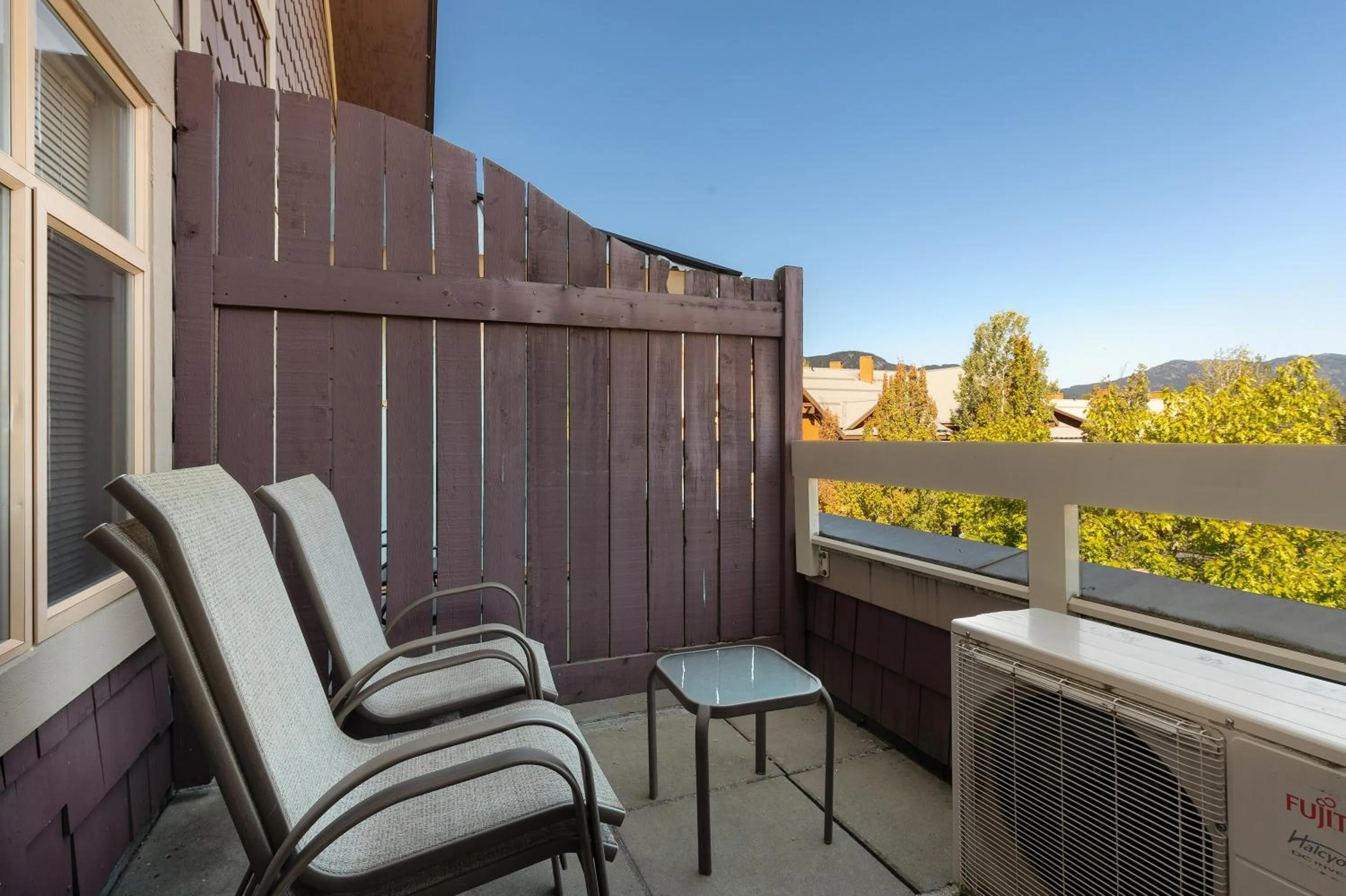 Balcony/Terrace in Tyndall Stone Lodge by Whiski Jack