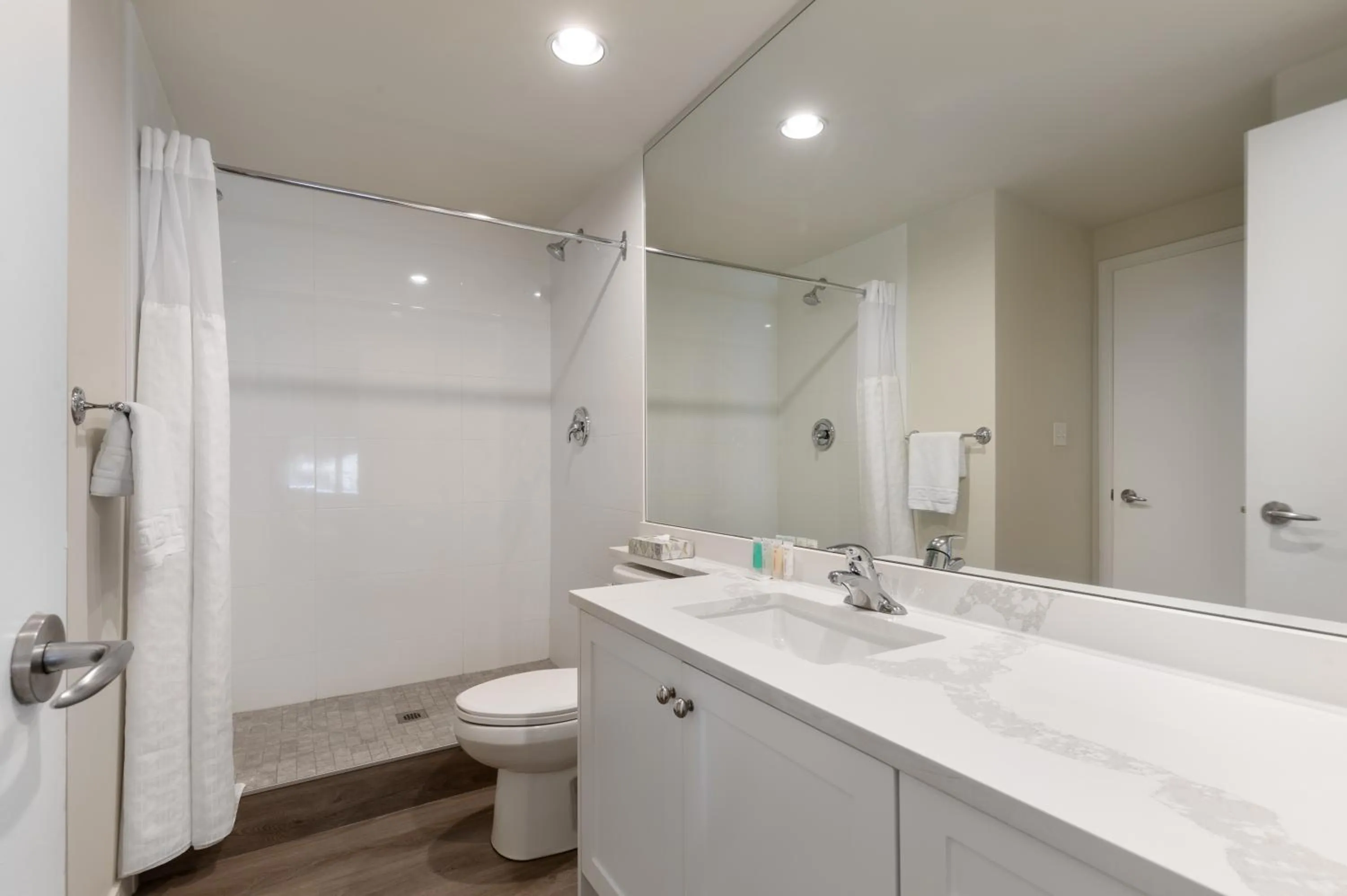Bathroom in Tyndall Stone Lodge by Whiski Jack