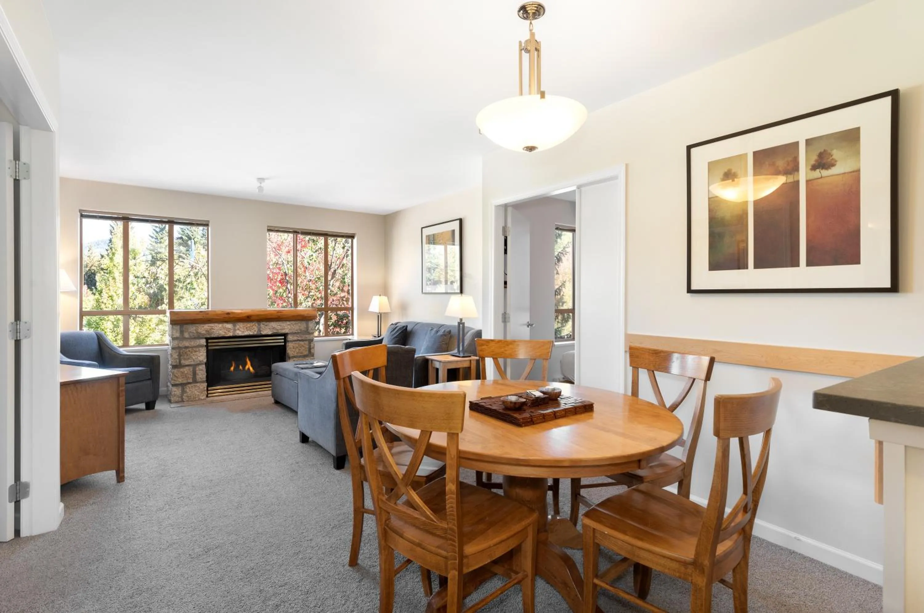 Dining area in Tyndall Stone Lodge by Whiski Jack