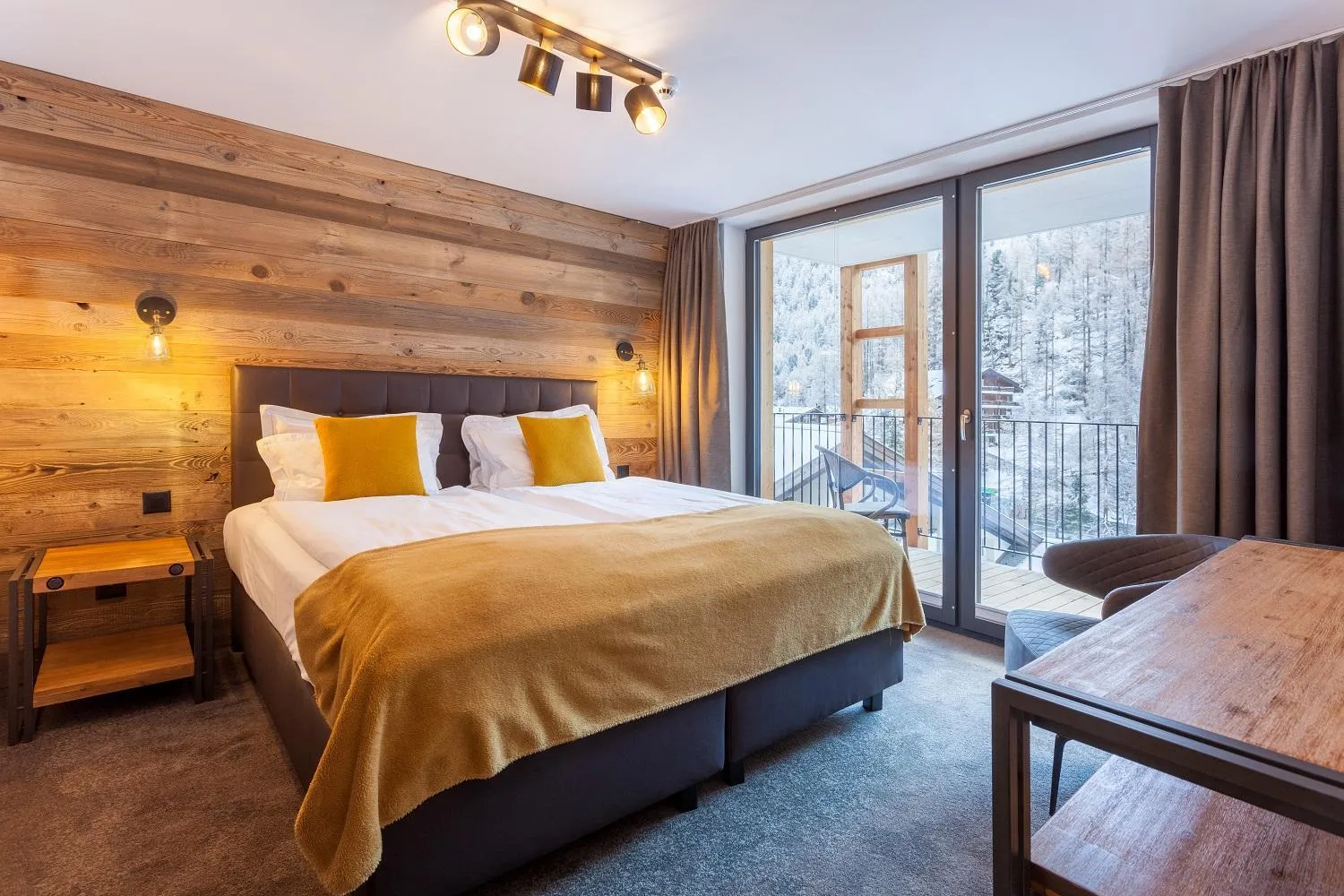 Bed in 22 Summits Apartments