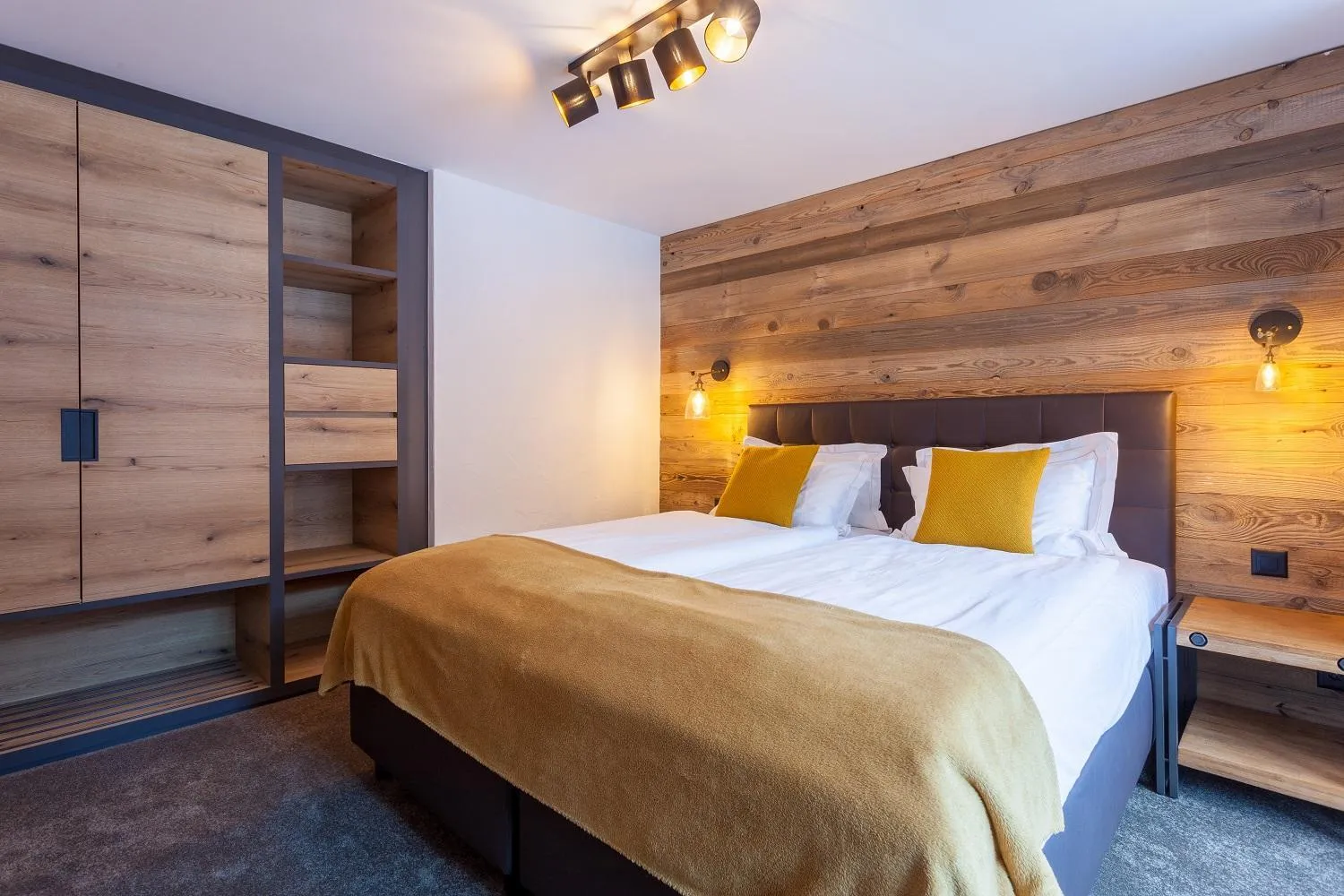 Bed in 22 Summits Apartments