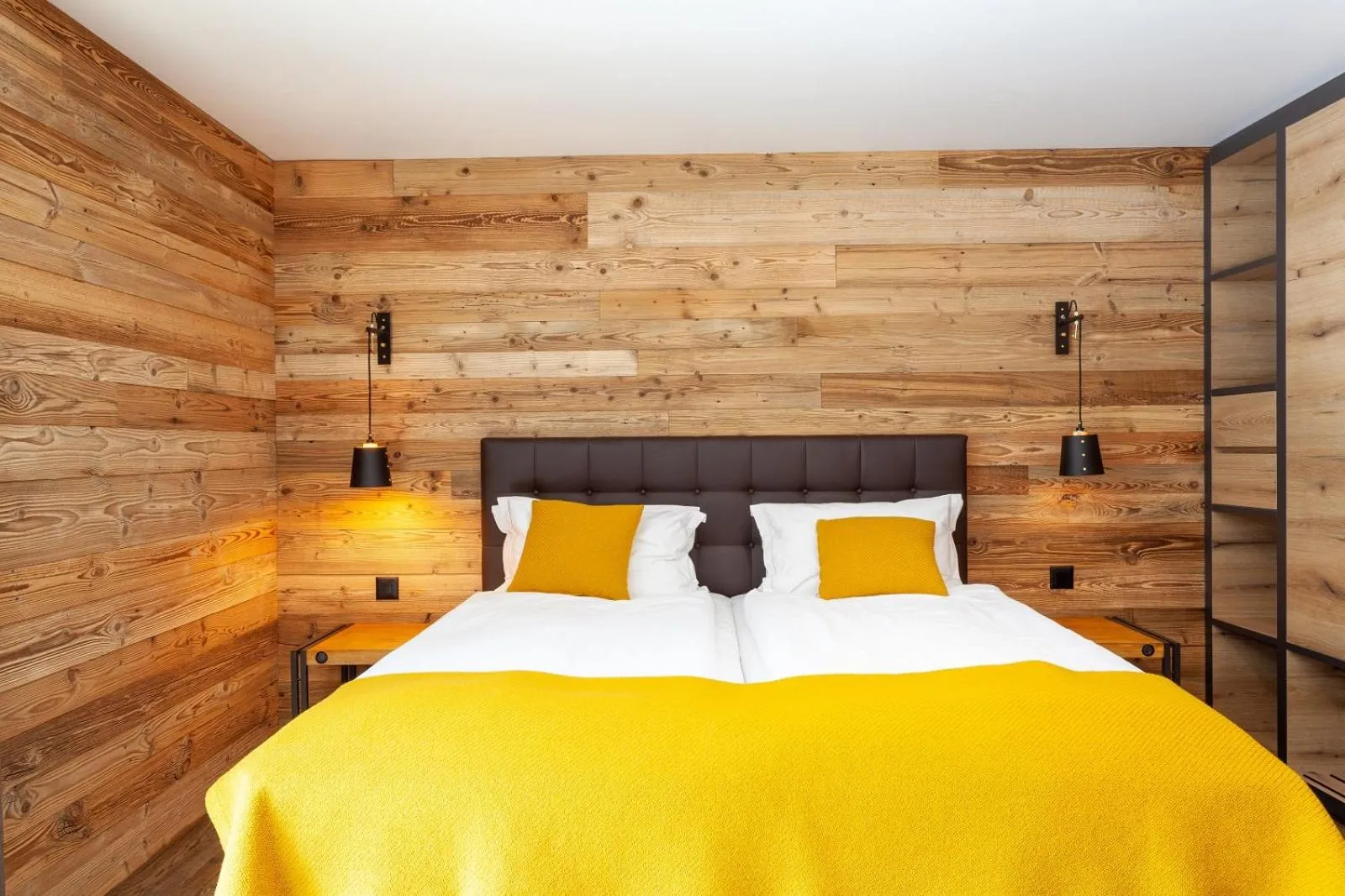 Bed in 22 Summits Apartments