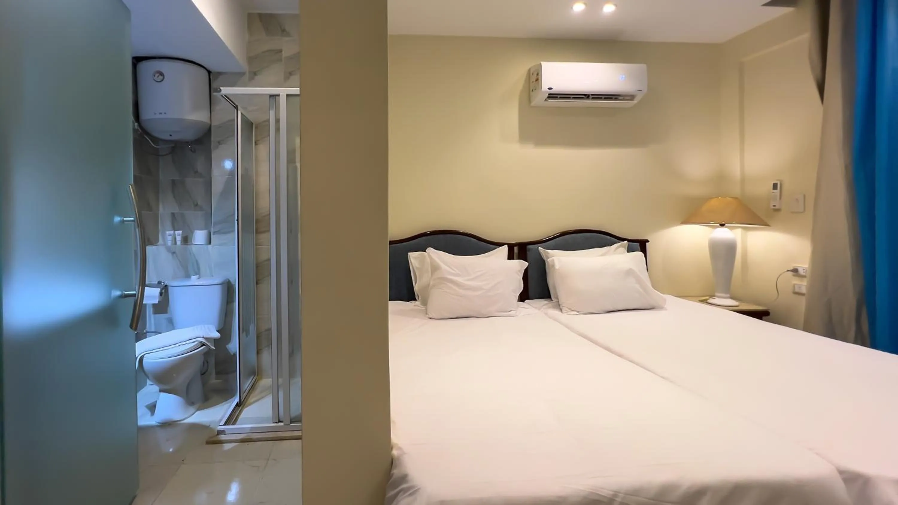 Bed in Giza Pyramids Inn