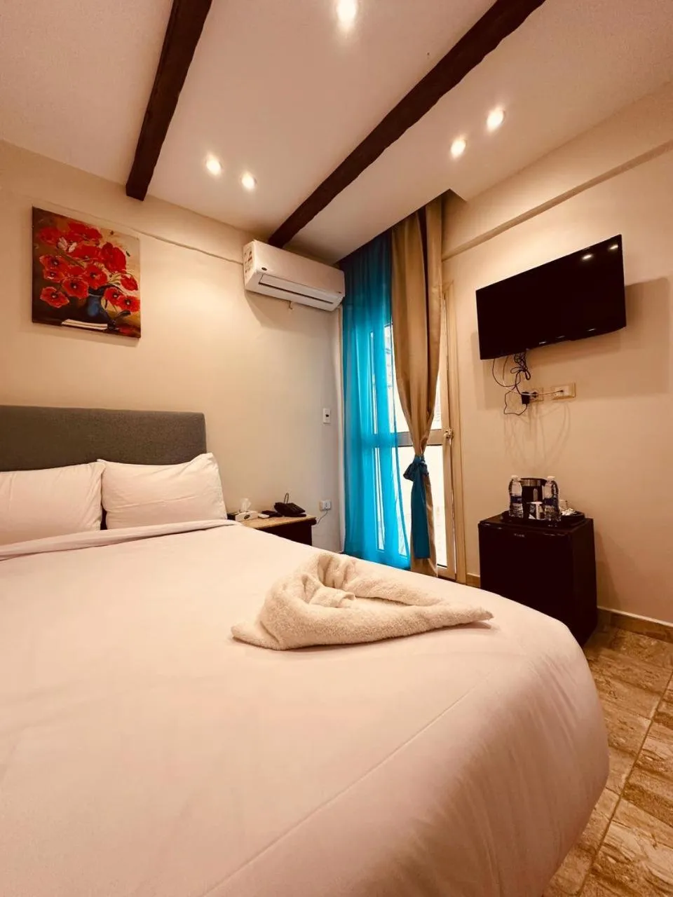 Bed in Giza Pyramids Inn