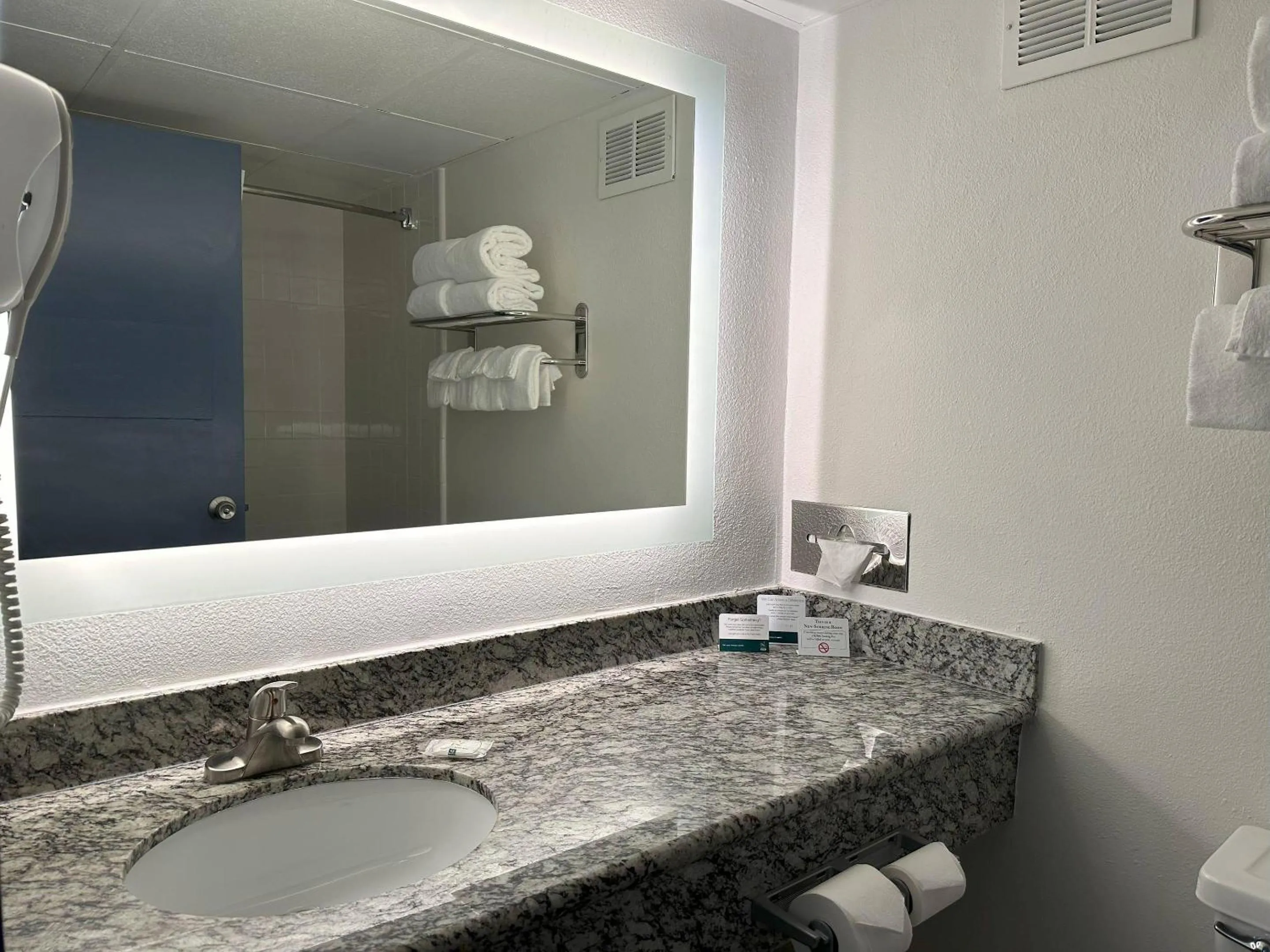 Bedroom in Quality Inn & Suites Everett