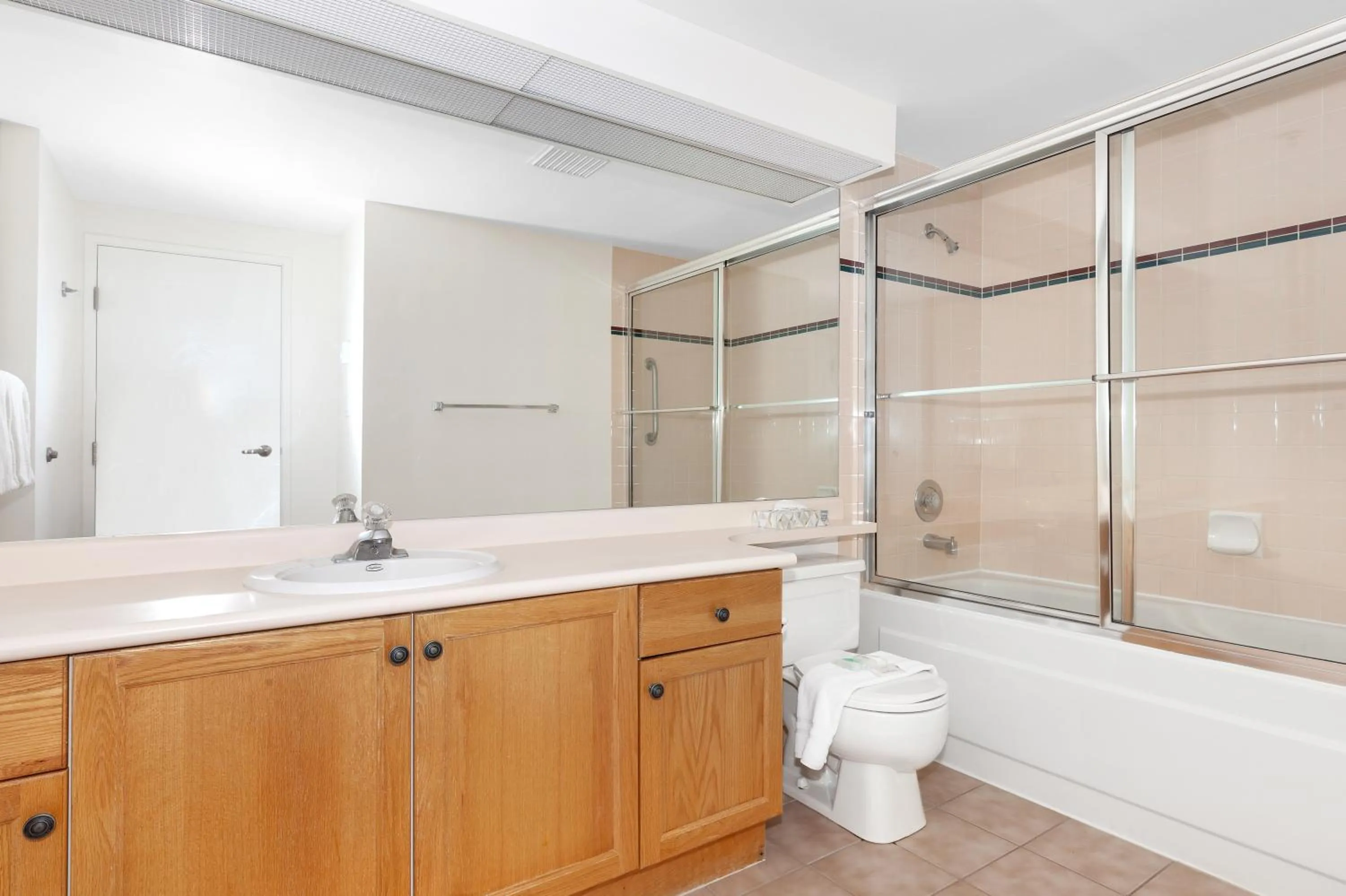 Bathroom in The Woodrun Lodge by Whiski Jack