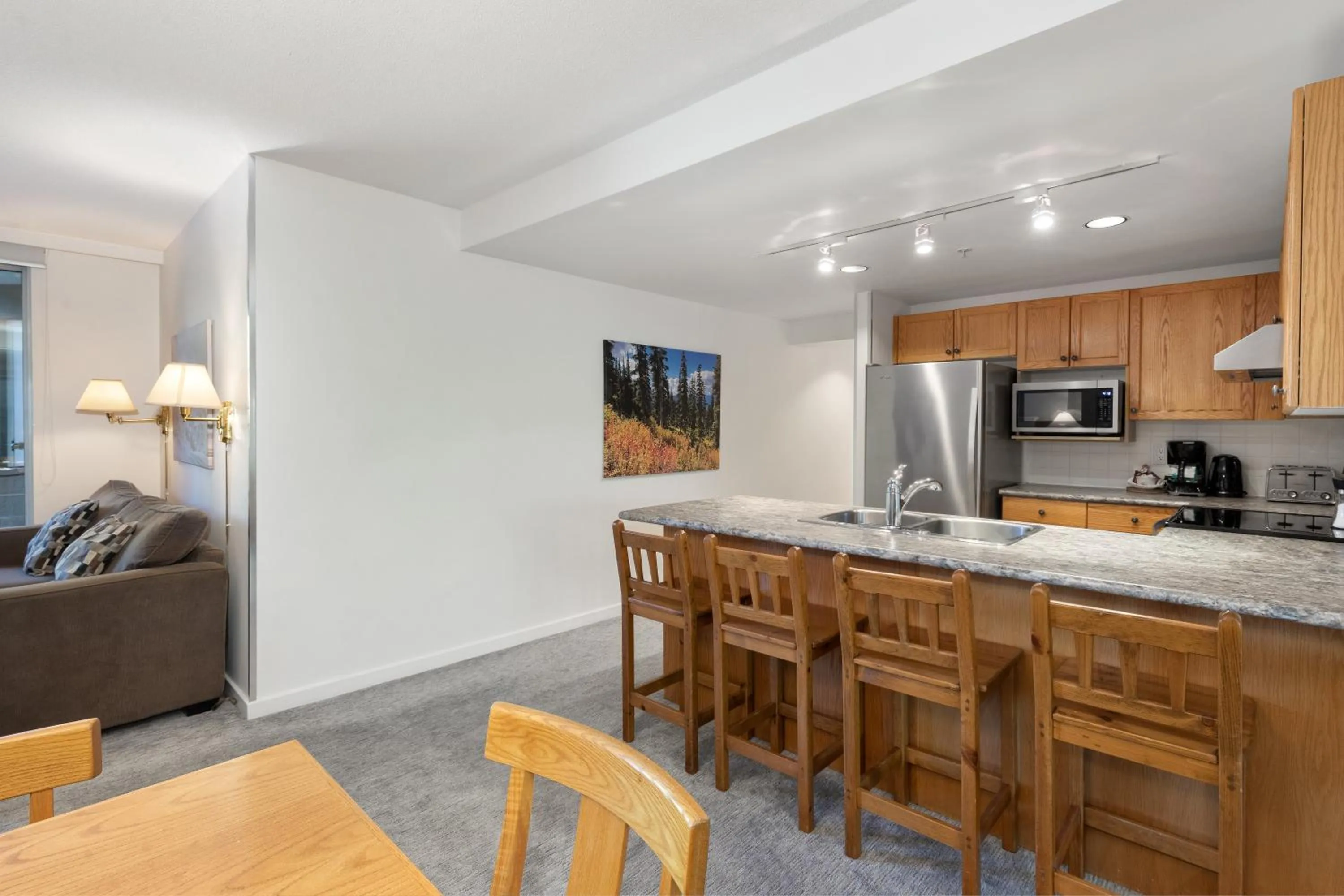 Dining area in The Woodrun Lodge by Whiski Jack
