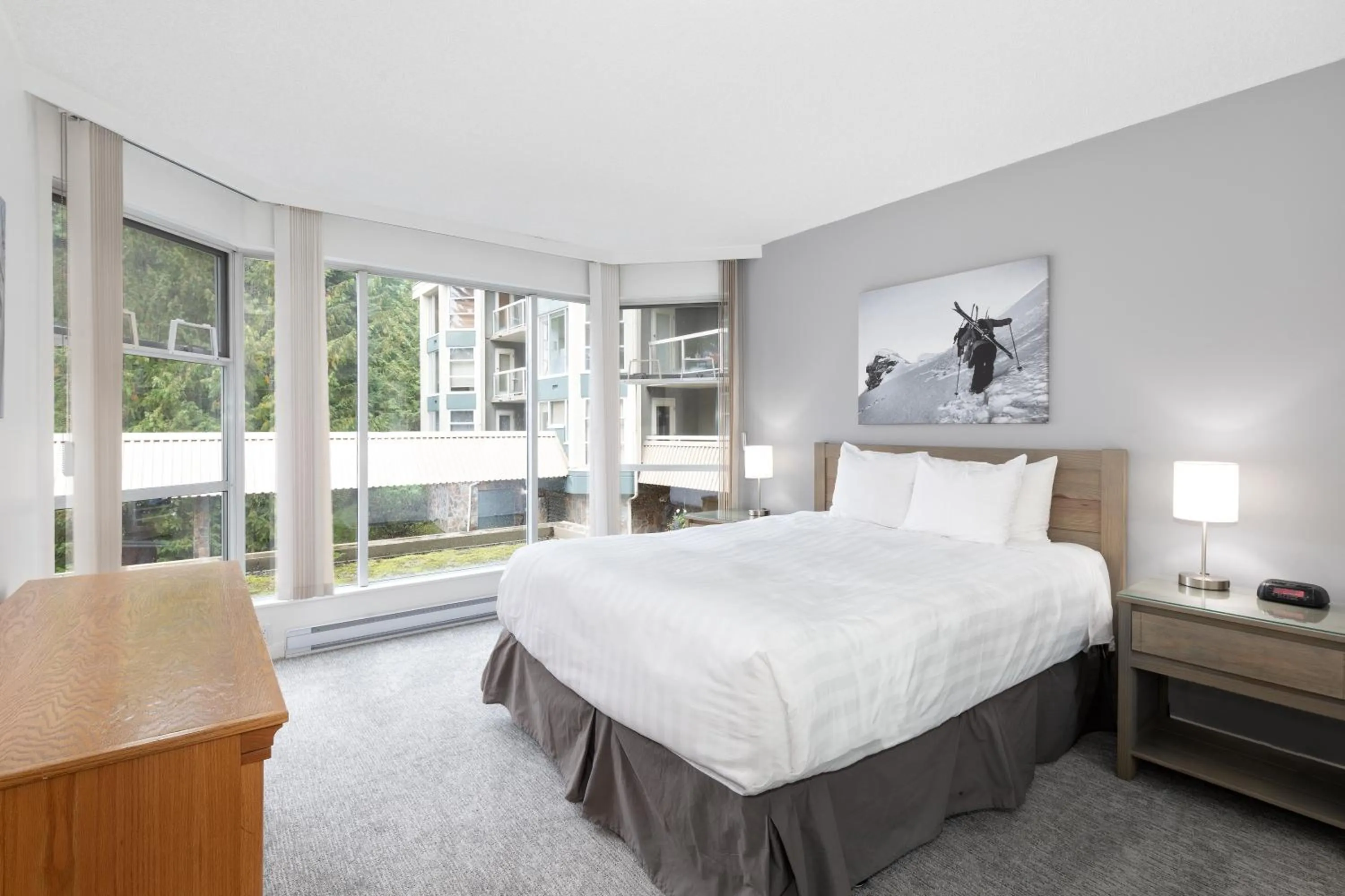 Bedroom, Bed in The Woodrun Lodge by Whiski Jack