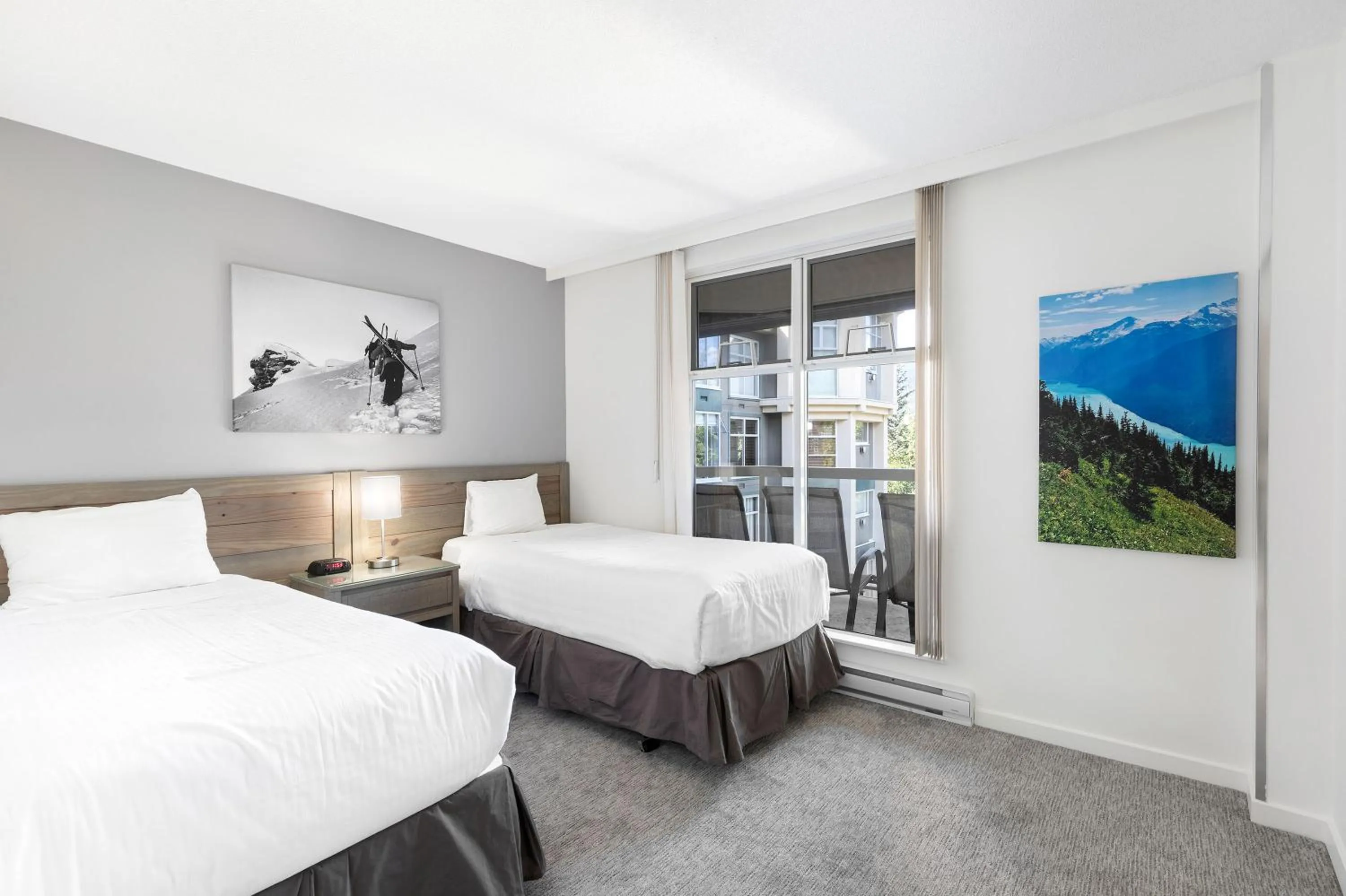 Bedroom, Bed in The Woodrun Lodge by Whiski Jack