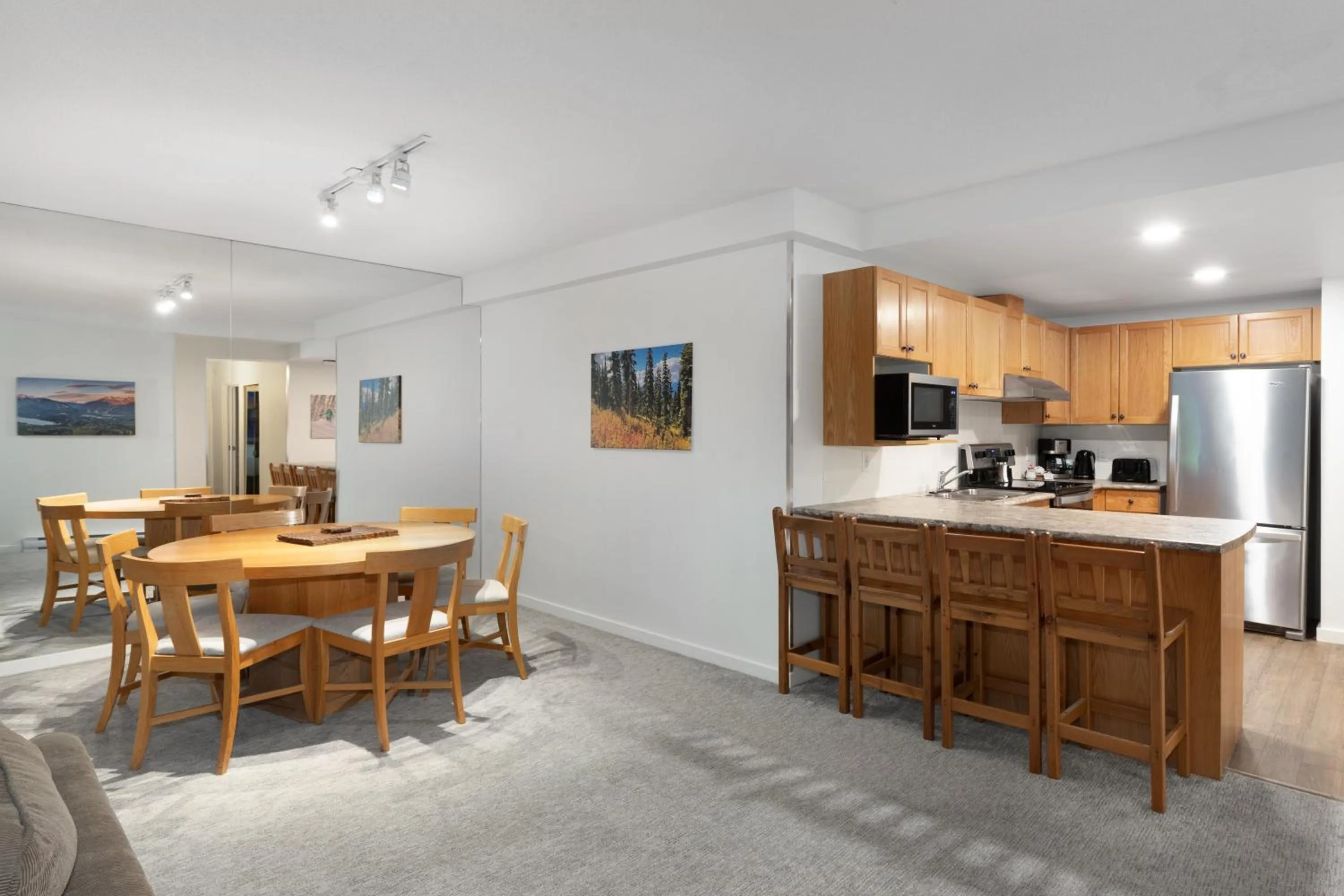 Dining area in The Woodrun Lodge by Whiski Jack