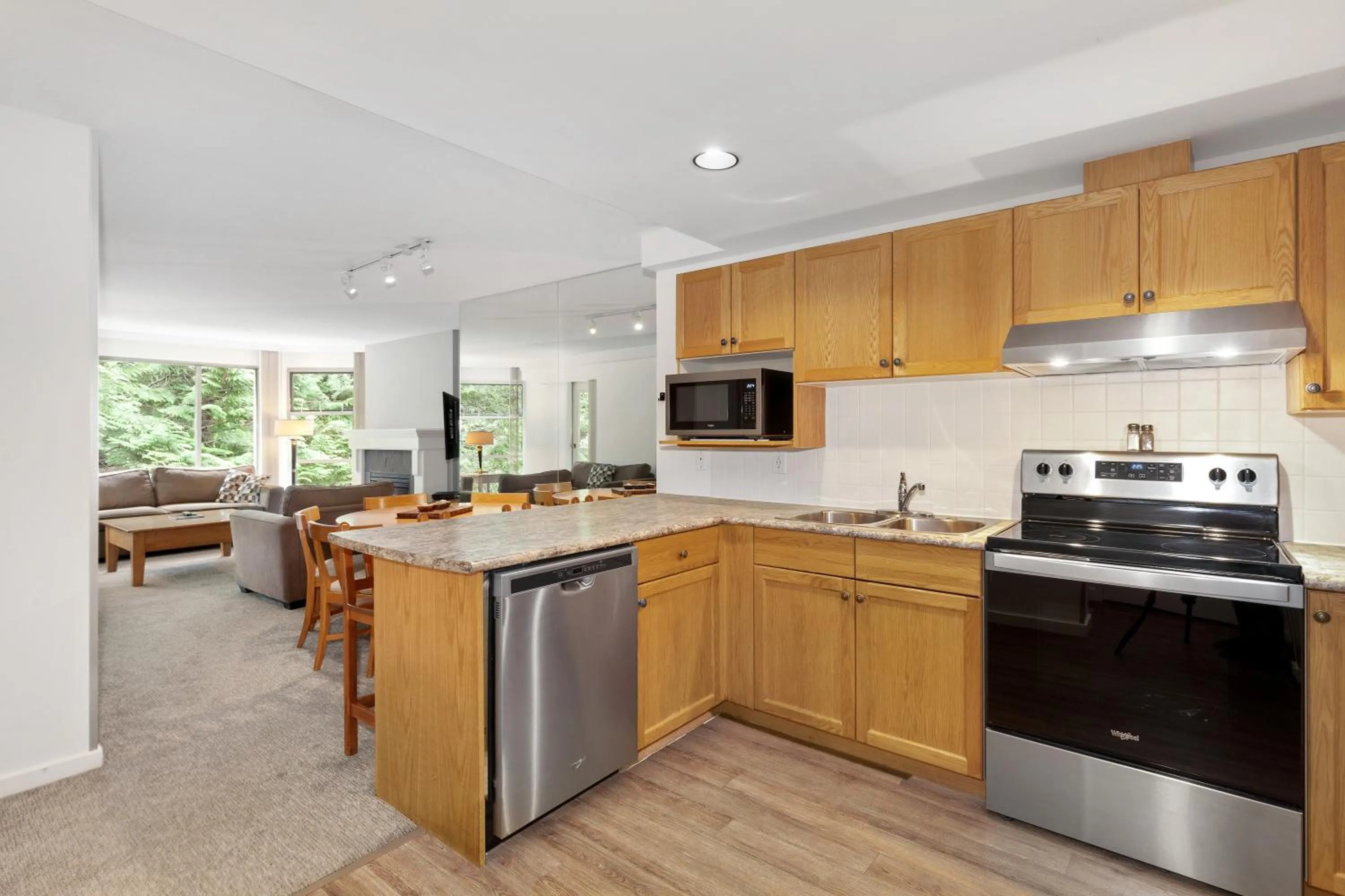 Kitchen or kitchenette in The Woodrun Lodge by Whiski Jack
