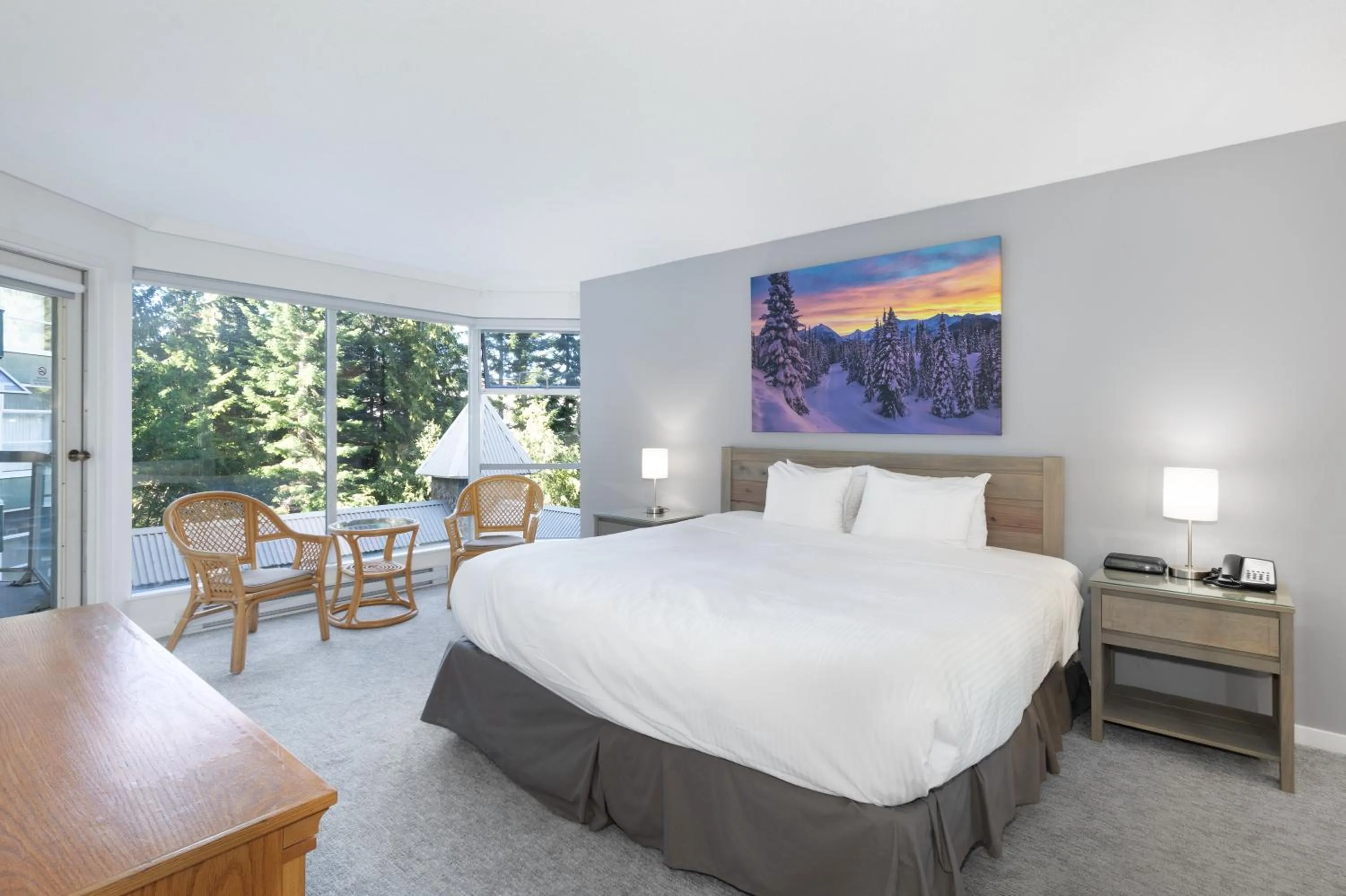 Bedroom, Bed in The Woodrun Lodge by Whiski Jack