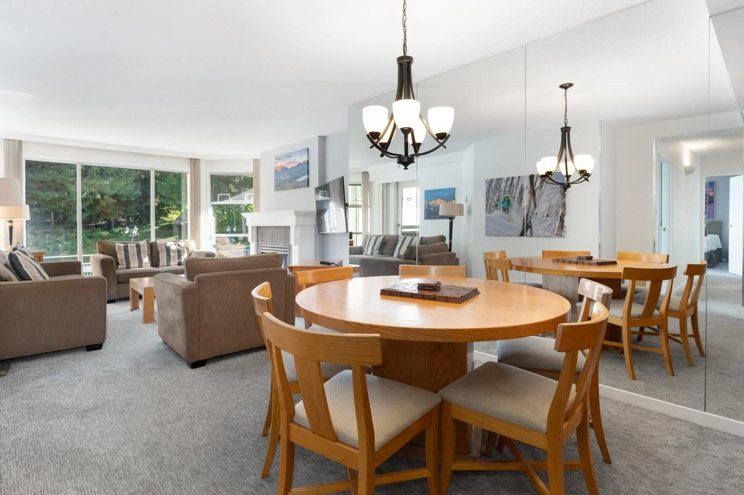 Dining area in The Woodrun Lodge by Whiski Jack