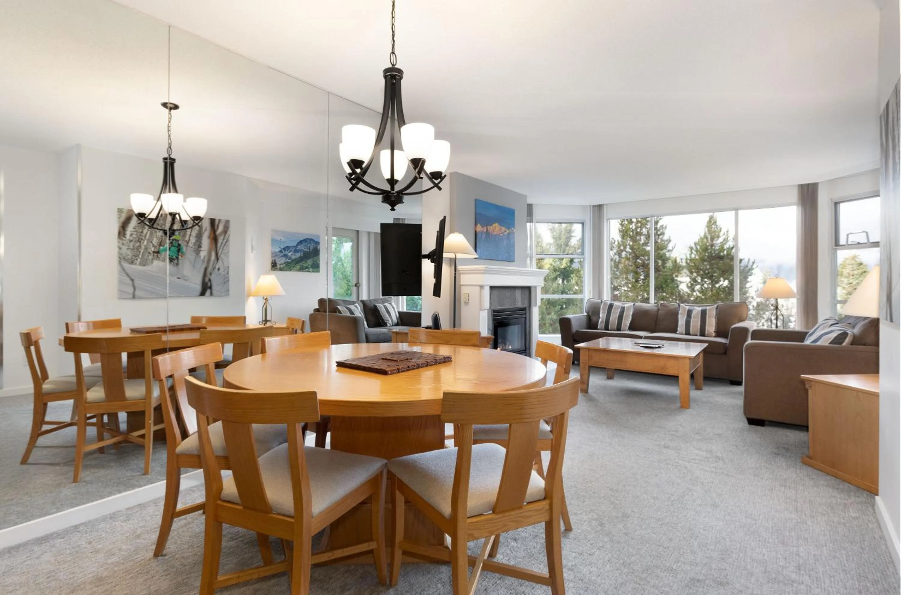 Living room in The Woodrun Lodge by Whiski Jack