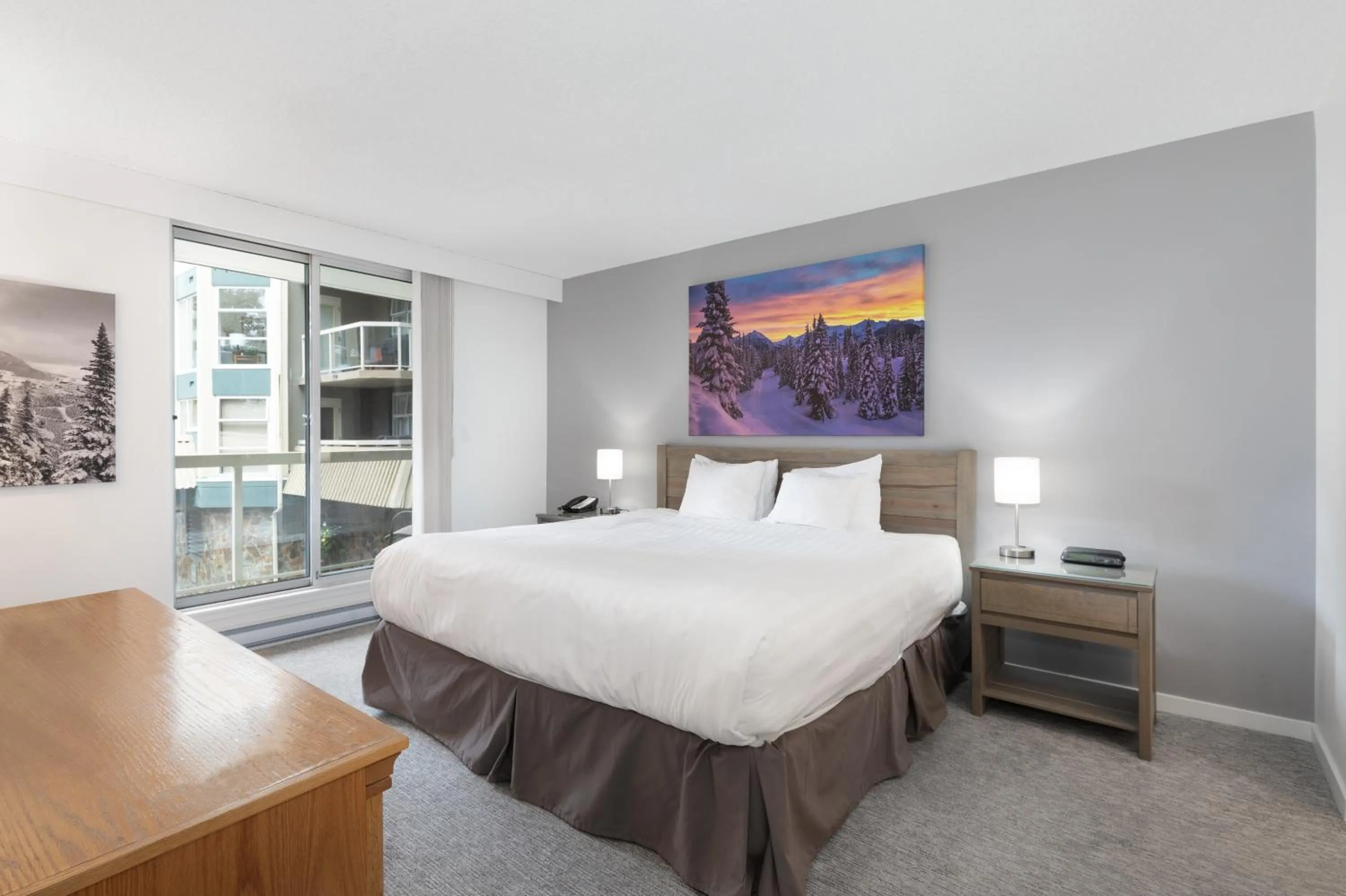 Bedroom, Bed in The Woodrun Lodge by Whiski Jack