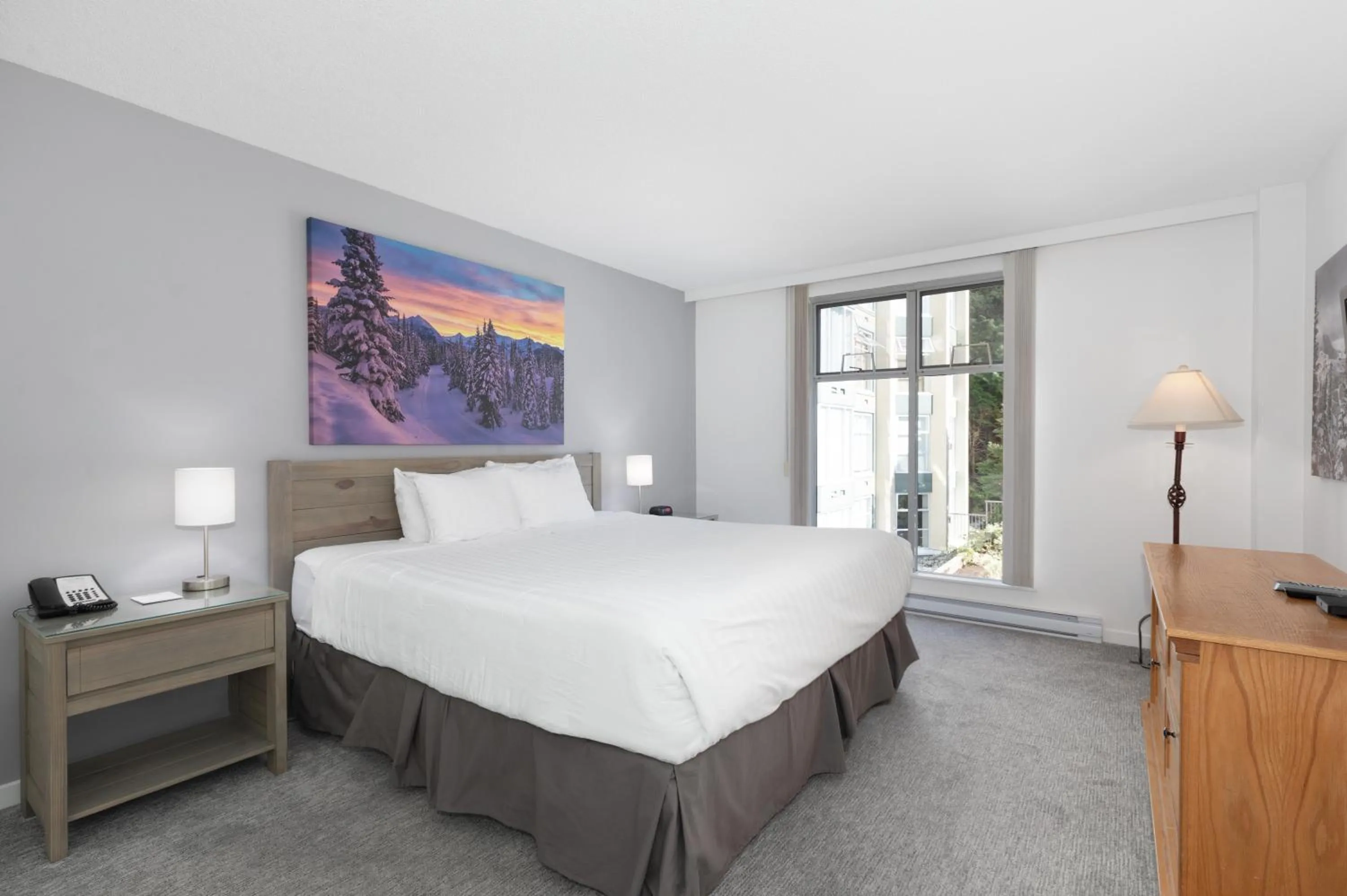 Bedroom, Bed in The Woodrun Lodge by Whiski Jack