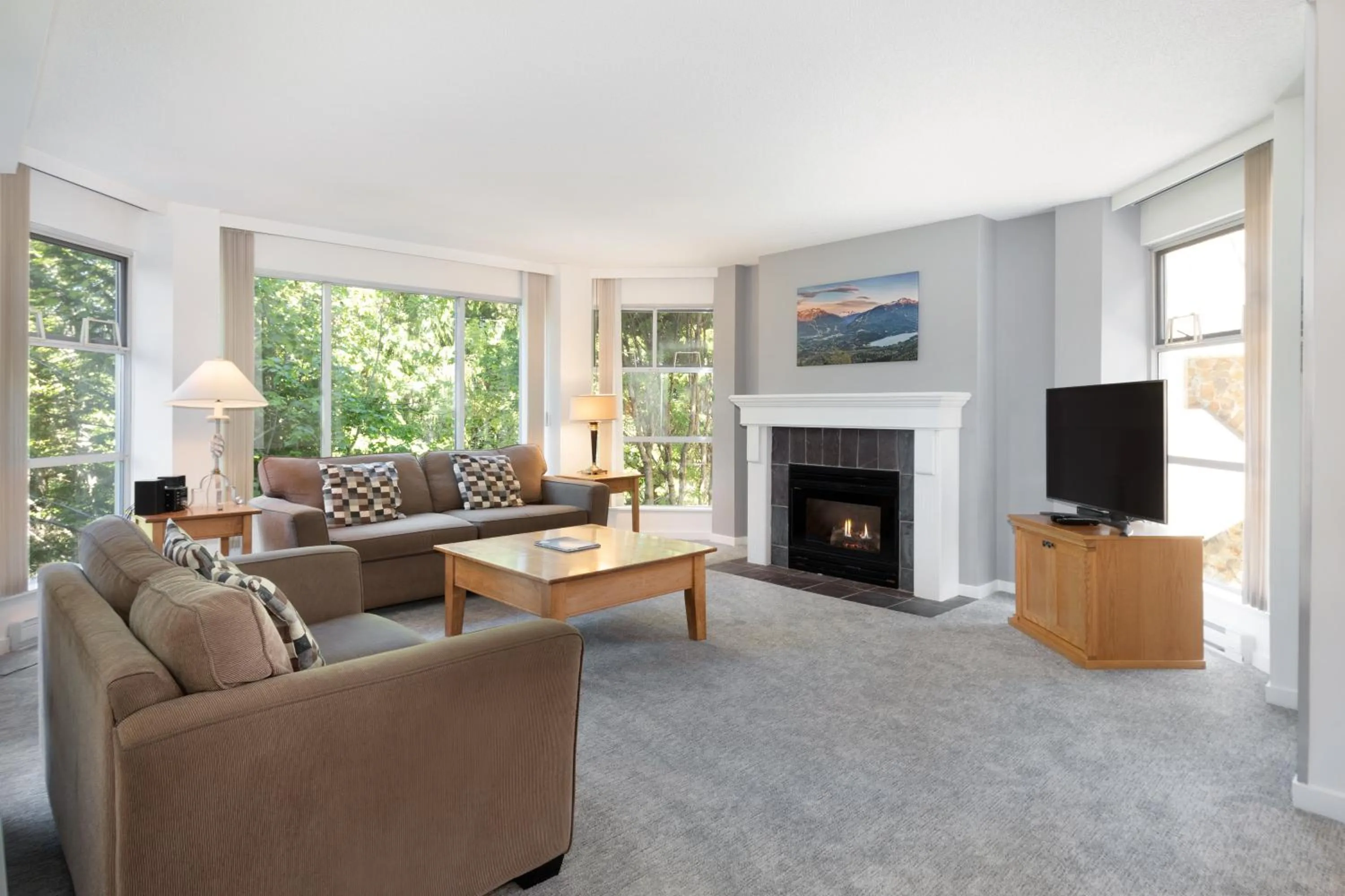 Living room in The Woodrun Lodge by Whiski Jack