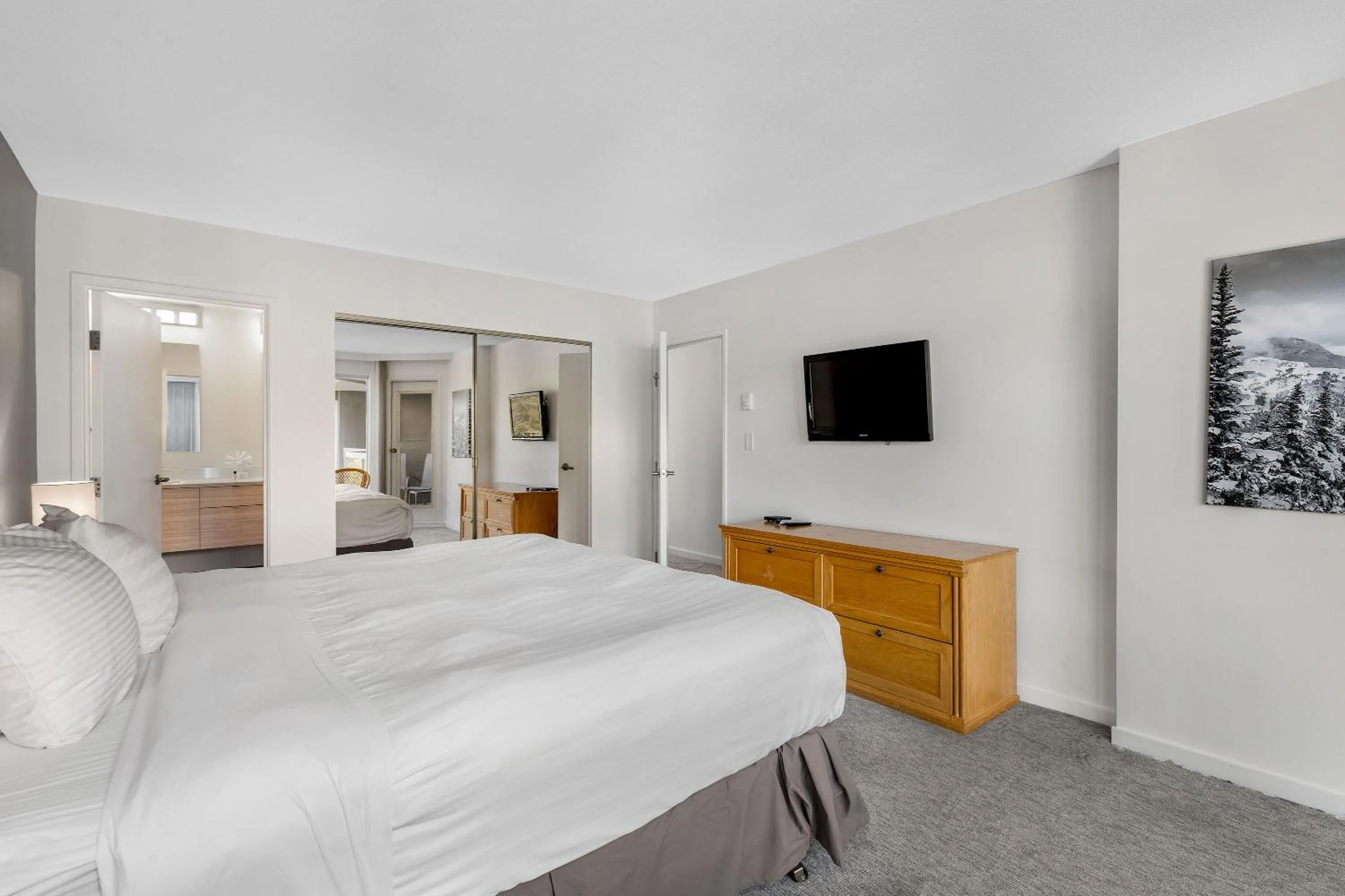 Bed in The Woodrun Lodge by Whiski Jack