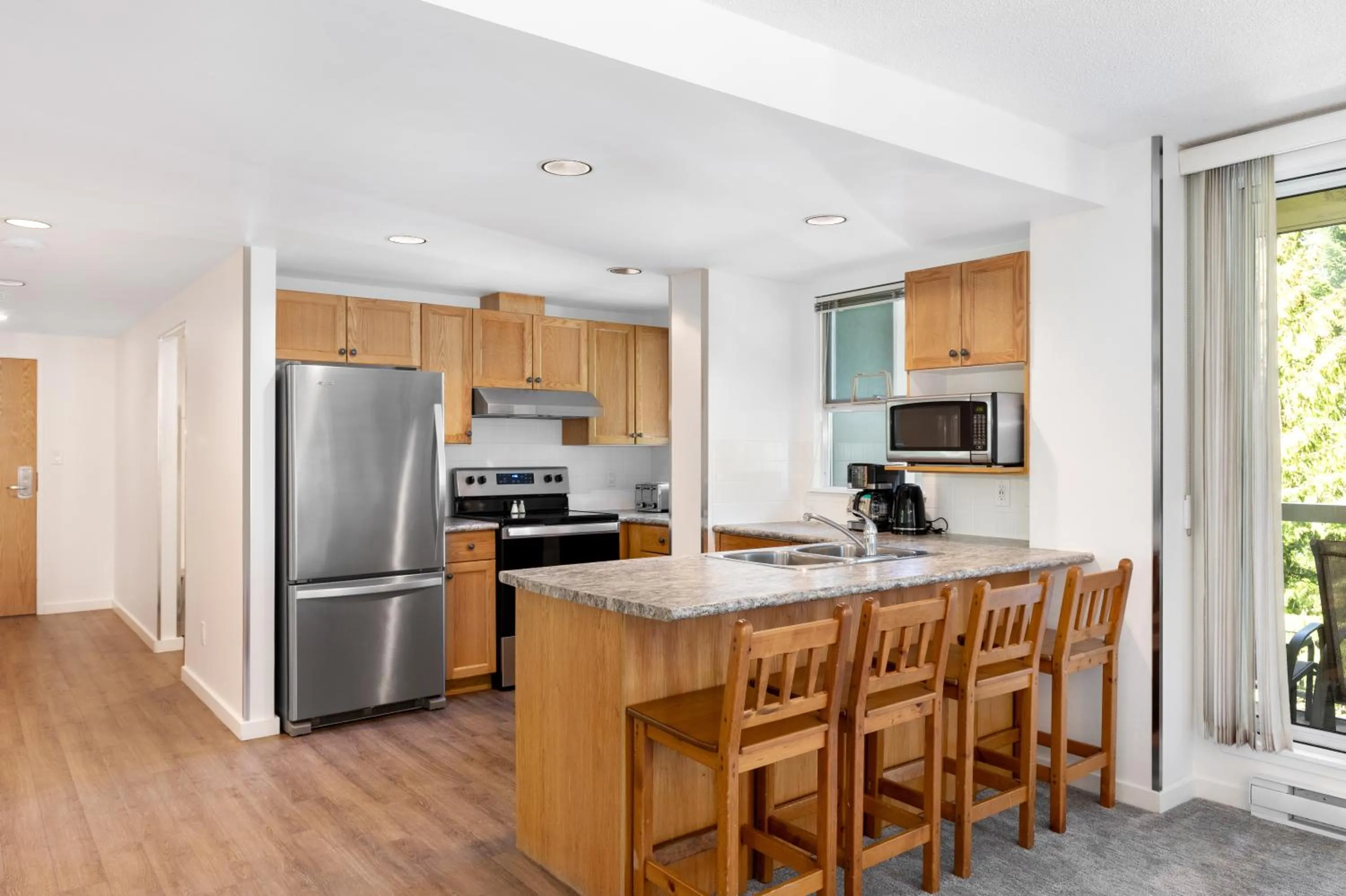 Kitchen or kitchenette in The Woodrun Lodge by Whiski Jack