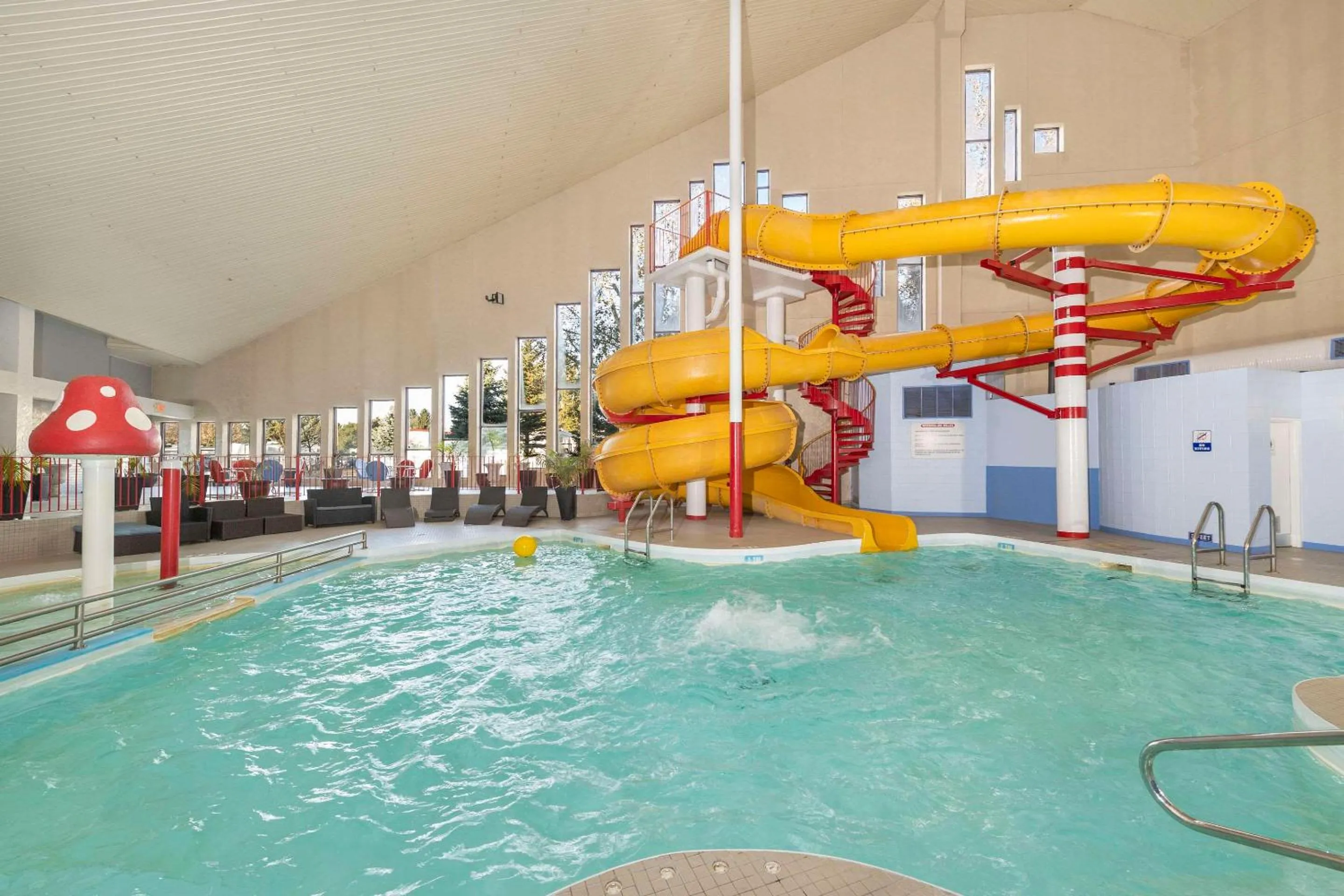 Swimming pool in Clarion Pointe