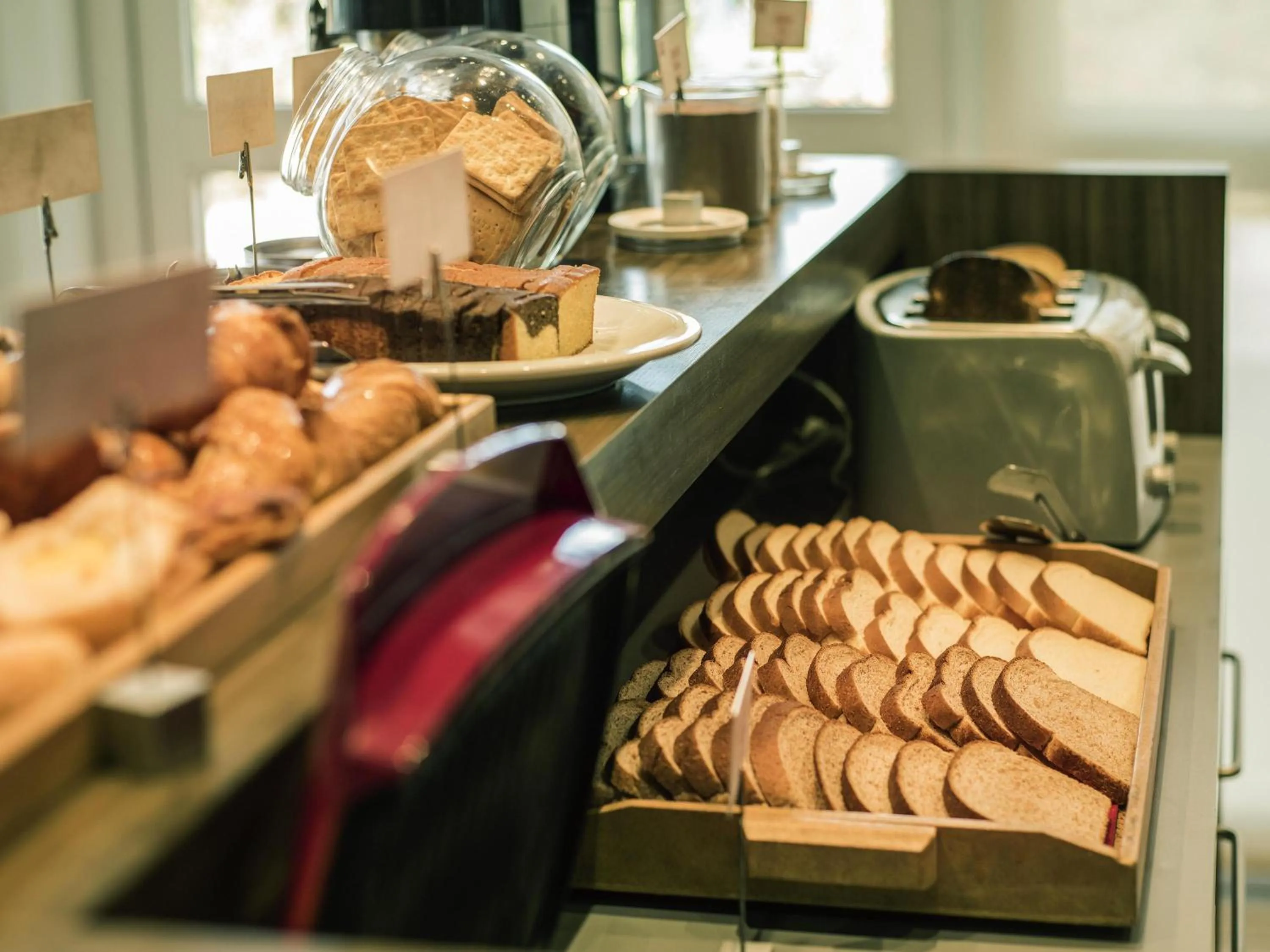 Restaurant/places to eat in ibis Mendoza