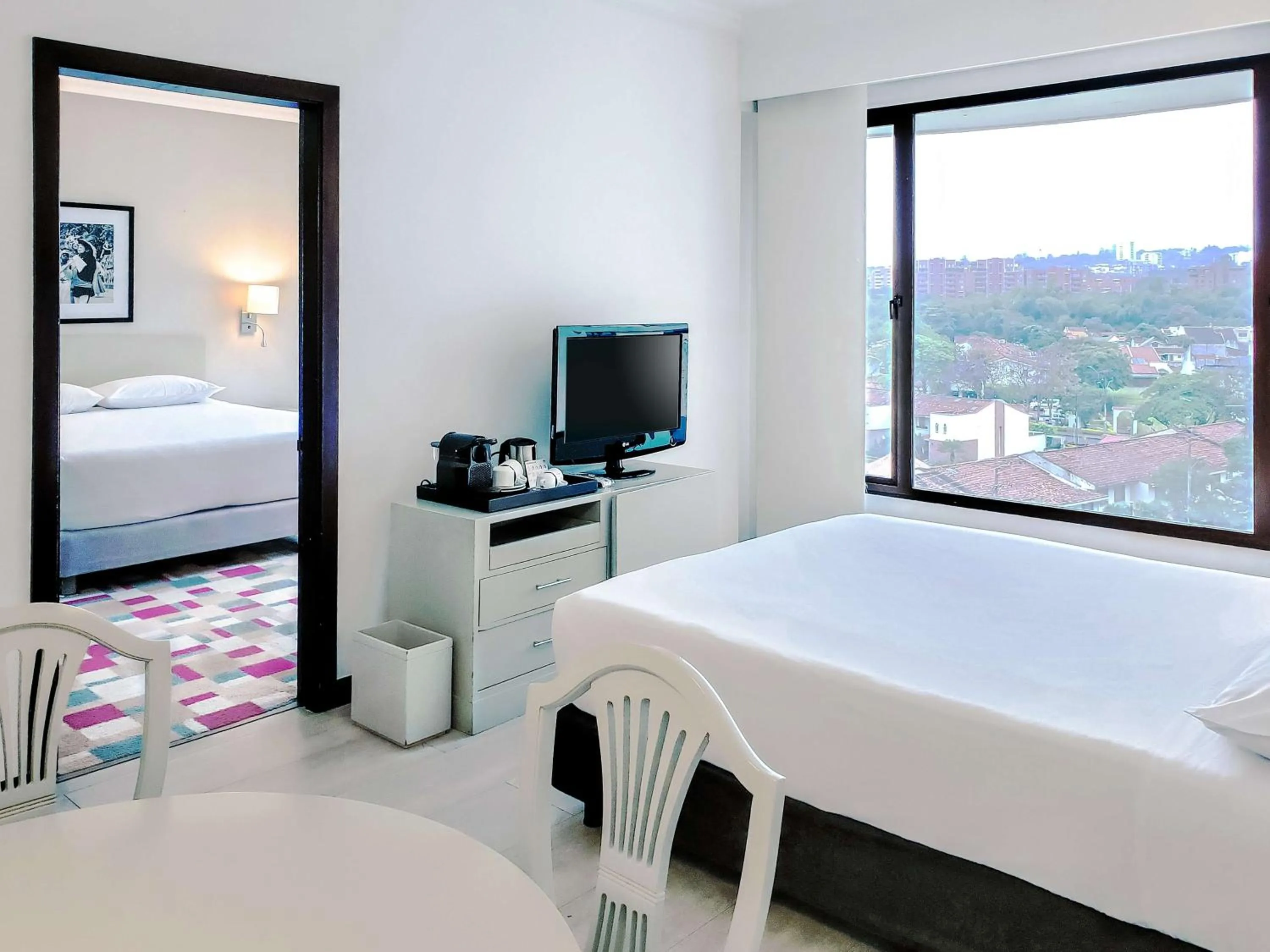 Bedroom, Bed in NH Cali Royal