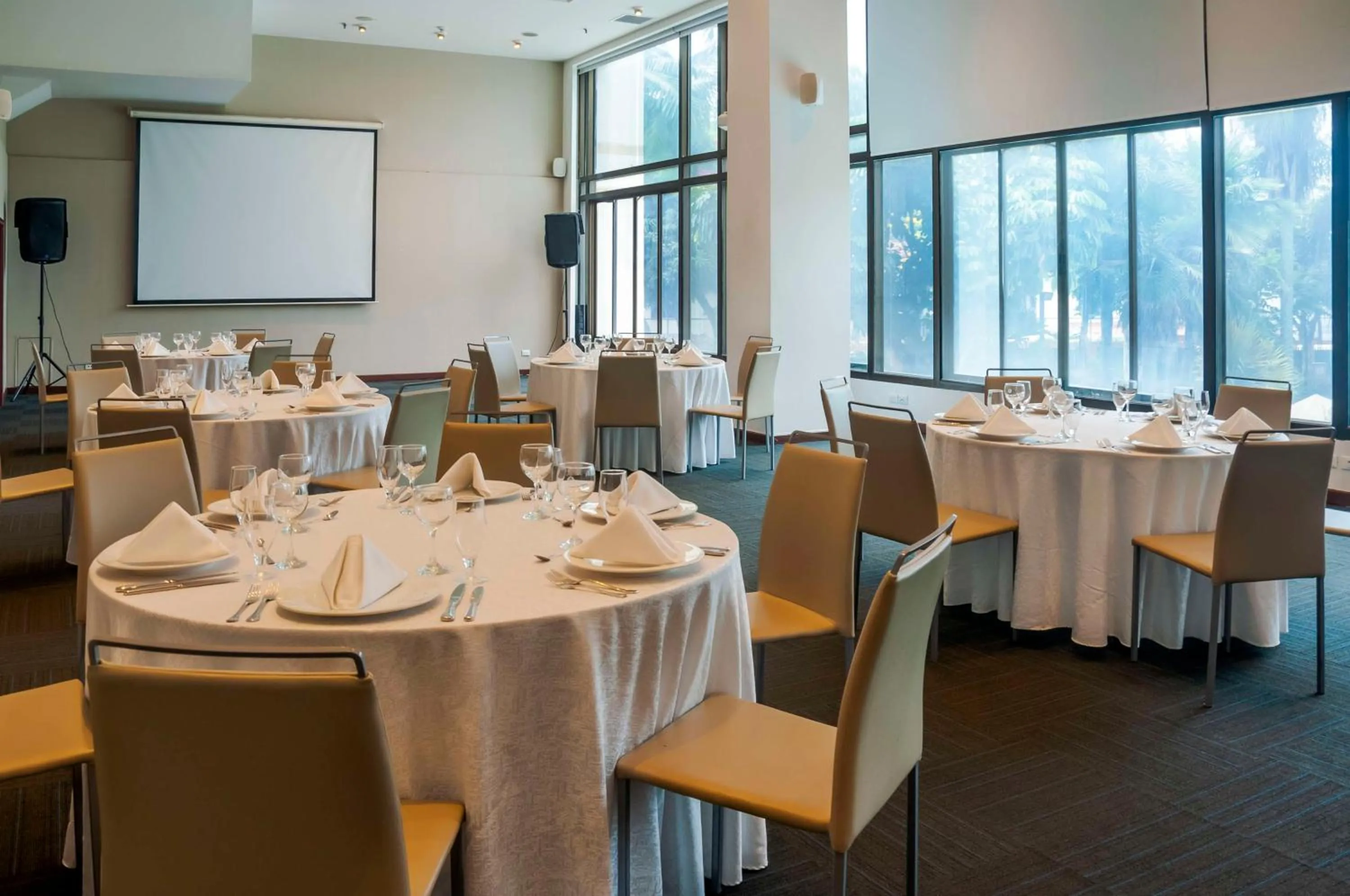 Meeting/conference room in NH Cali Royal