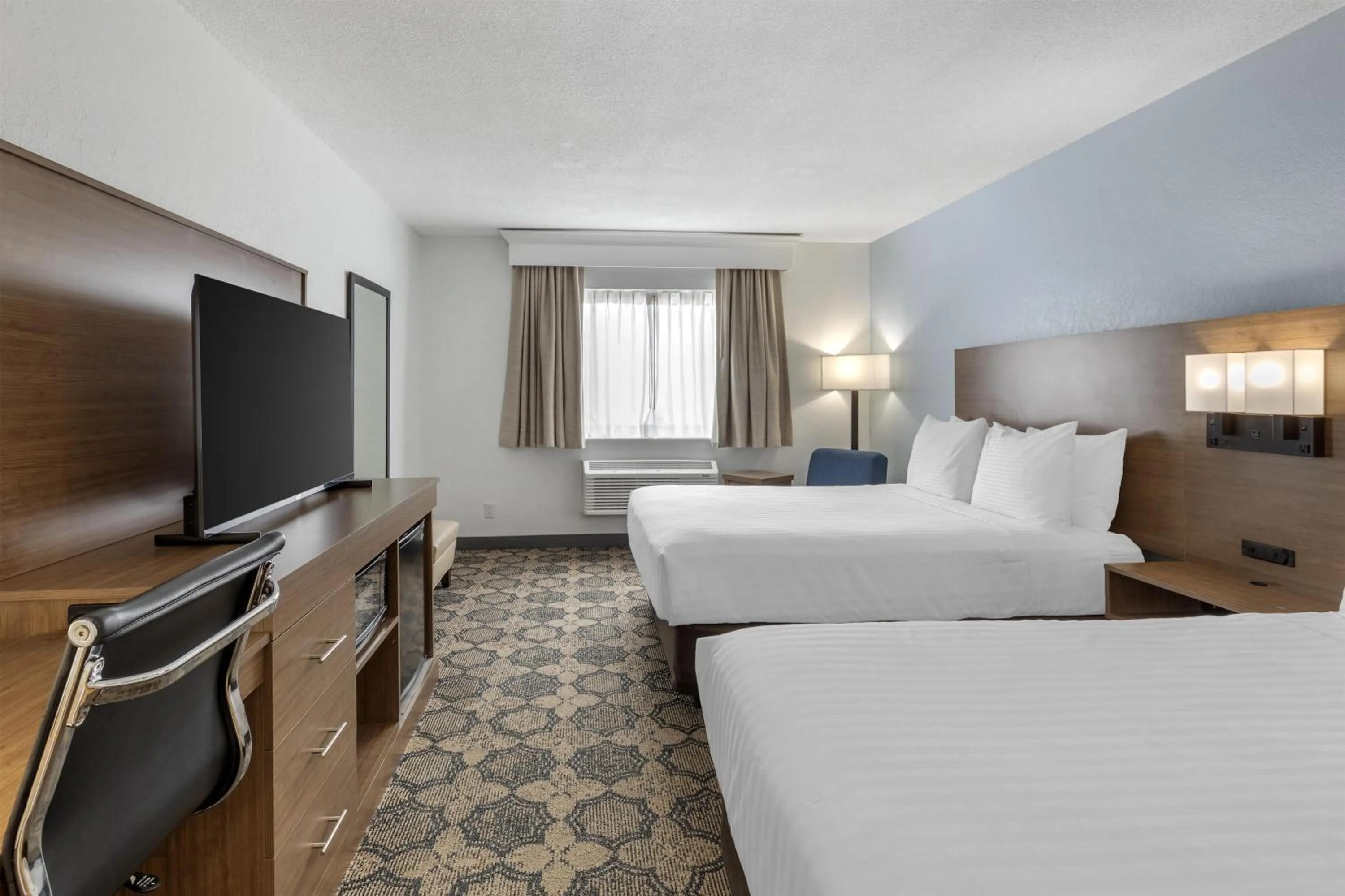 Bedroom, Bed in Best Western Palm Beach Lakes